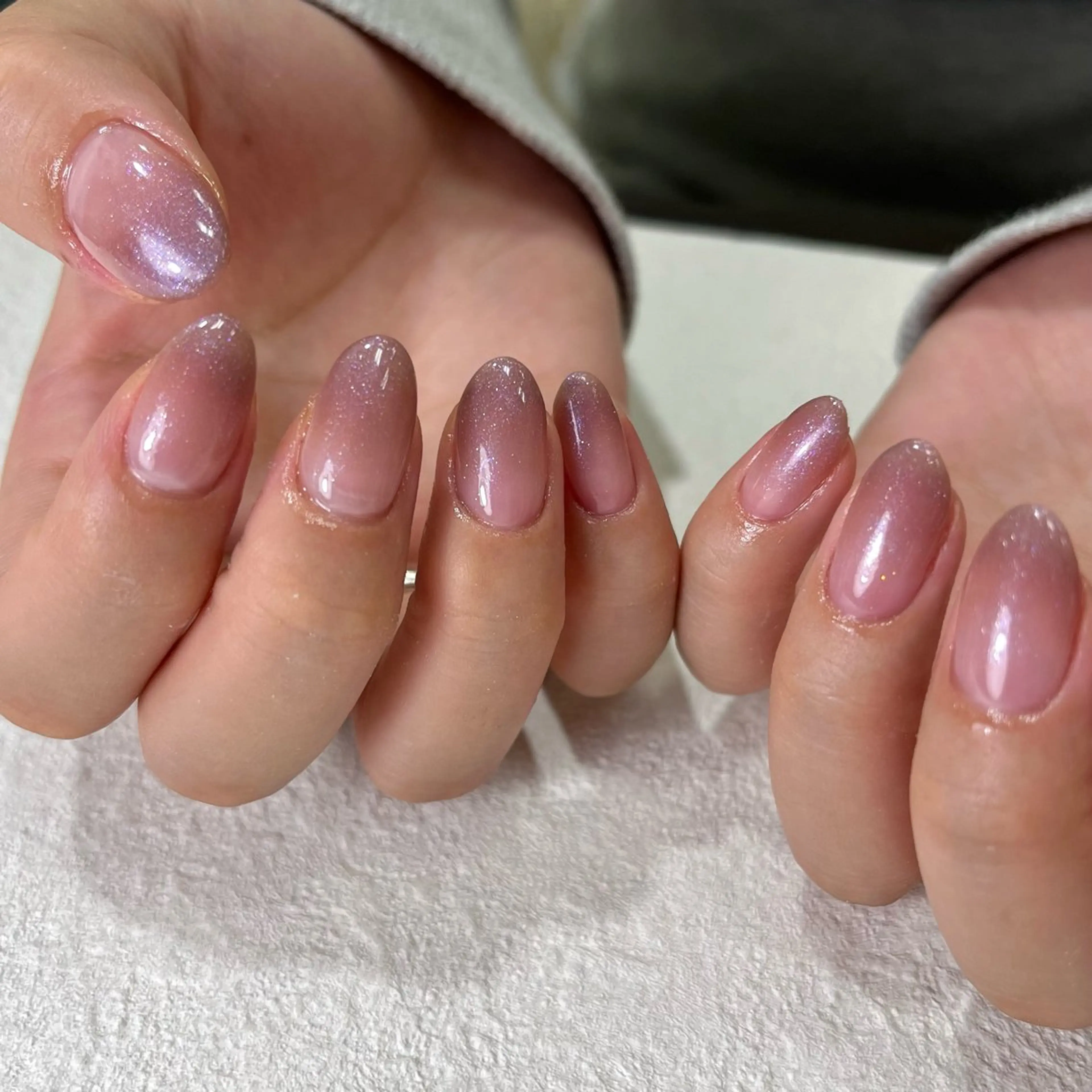 ネイル ブラウン グラデーション キラキラネイル ラメ(グリッター) ラメグラデーション ハンドネイル para ☀︎ sol by BECK所属・Para Sol nail　Maoのネイルデザイン