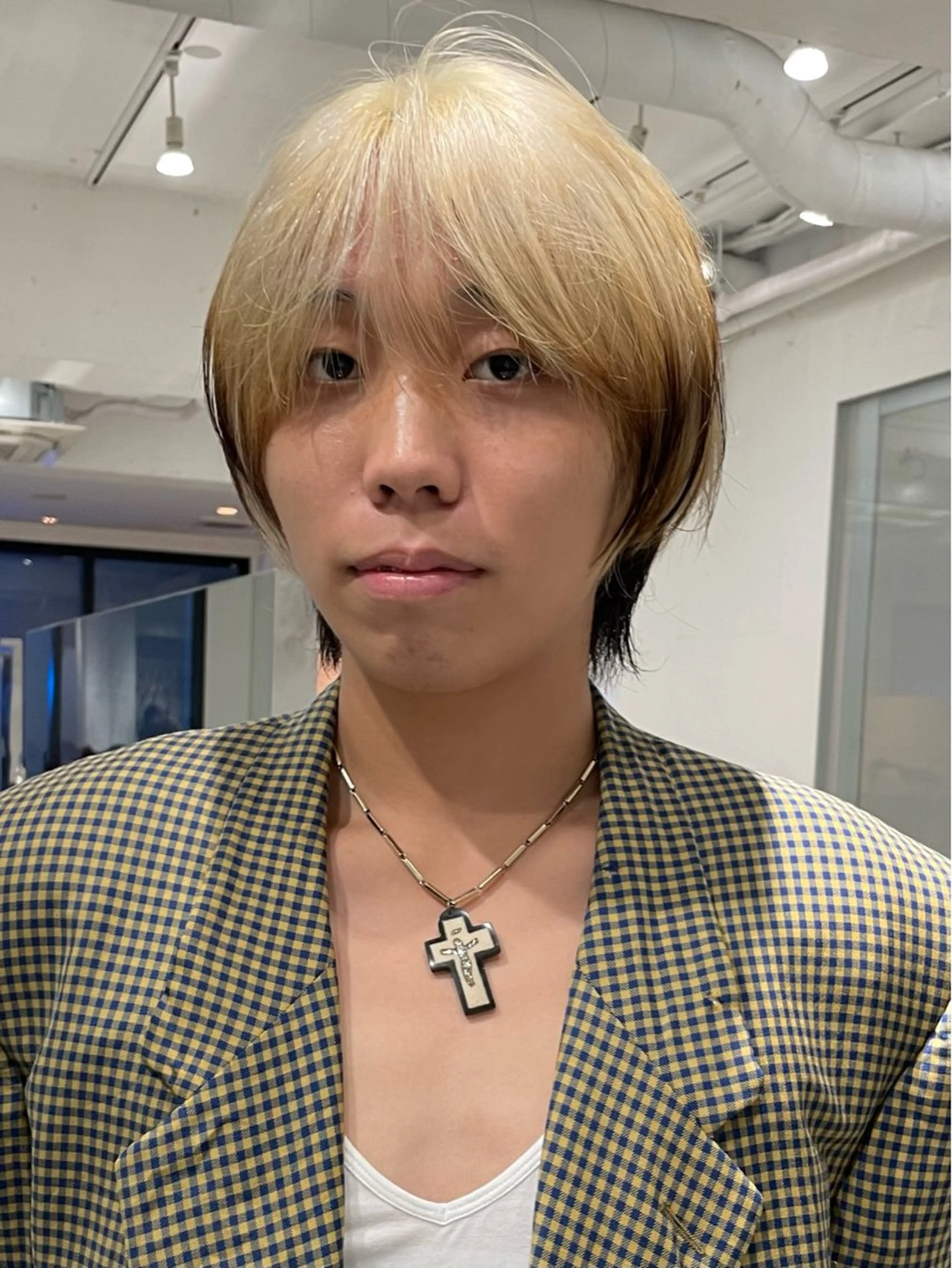 ショート カラー メンズ メンズブリーチ メンズハイライト メンズハイトーン メンズインナーカラー メンズパーマ ヘアカラー トリートメント スパイラルパーマ 🌐hina⭐️のヘアスタイル