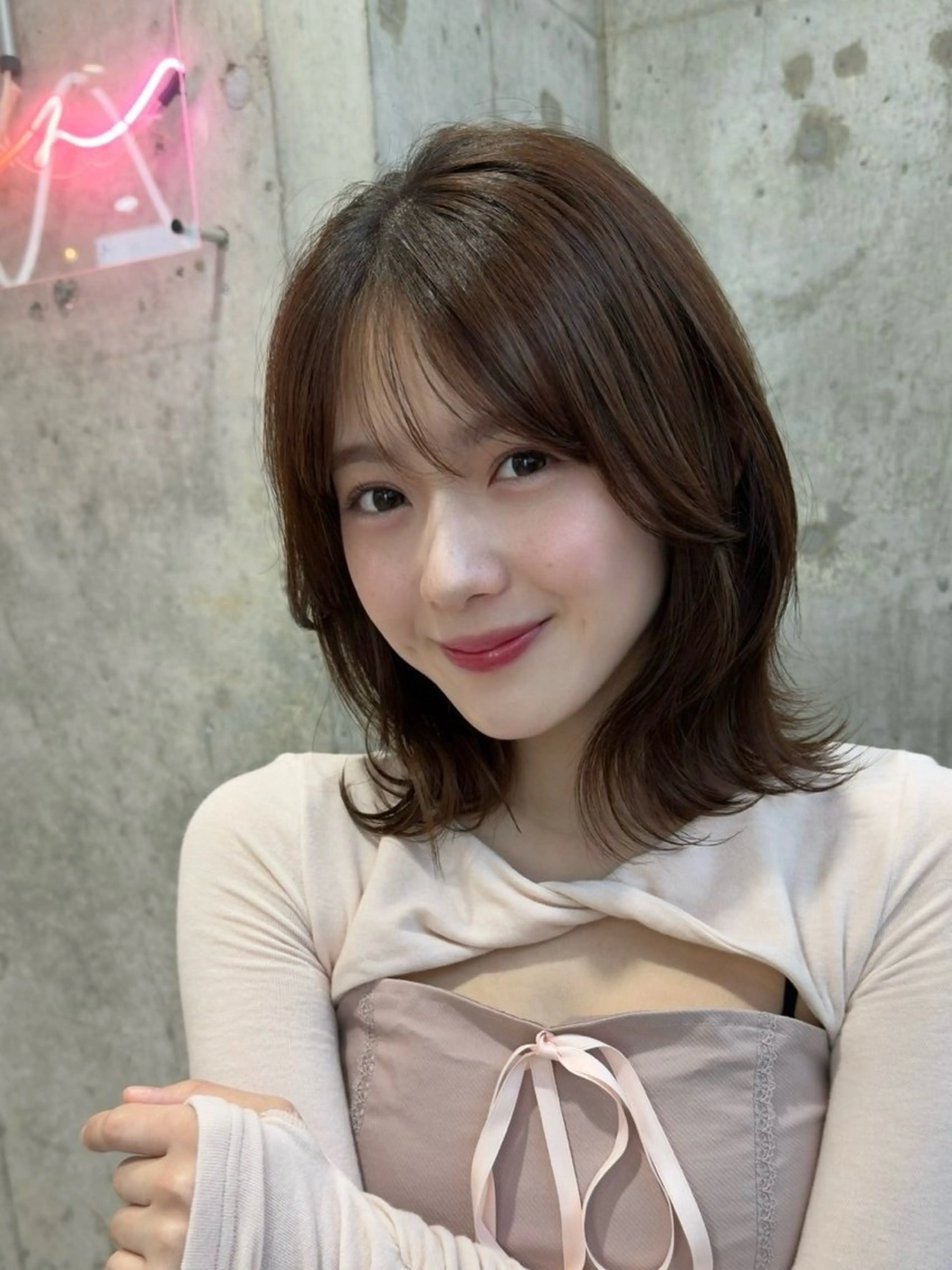 ミディアム 顔まわりレイヤー 顔周りカット 韓国風ヘア レイヤーカット カット ヘアカラー トリートメント レイヤー/ボブ/ 髪質改善/梶川 夏季のヘアスタイル