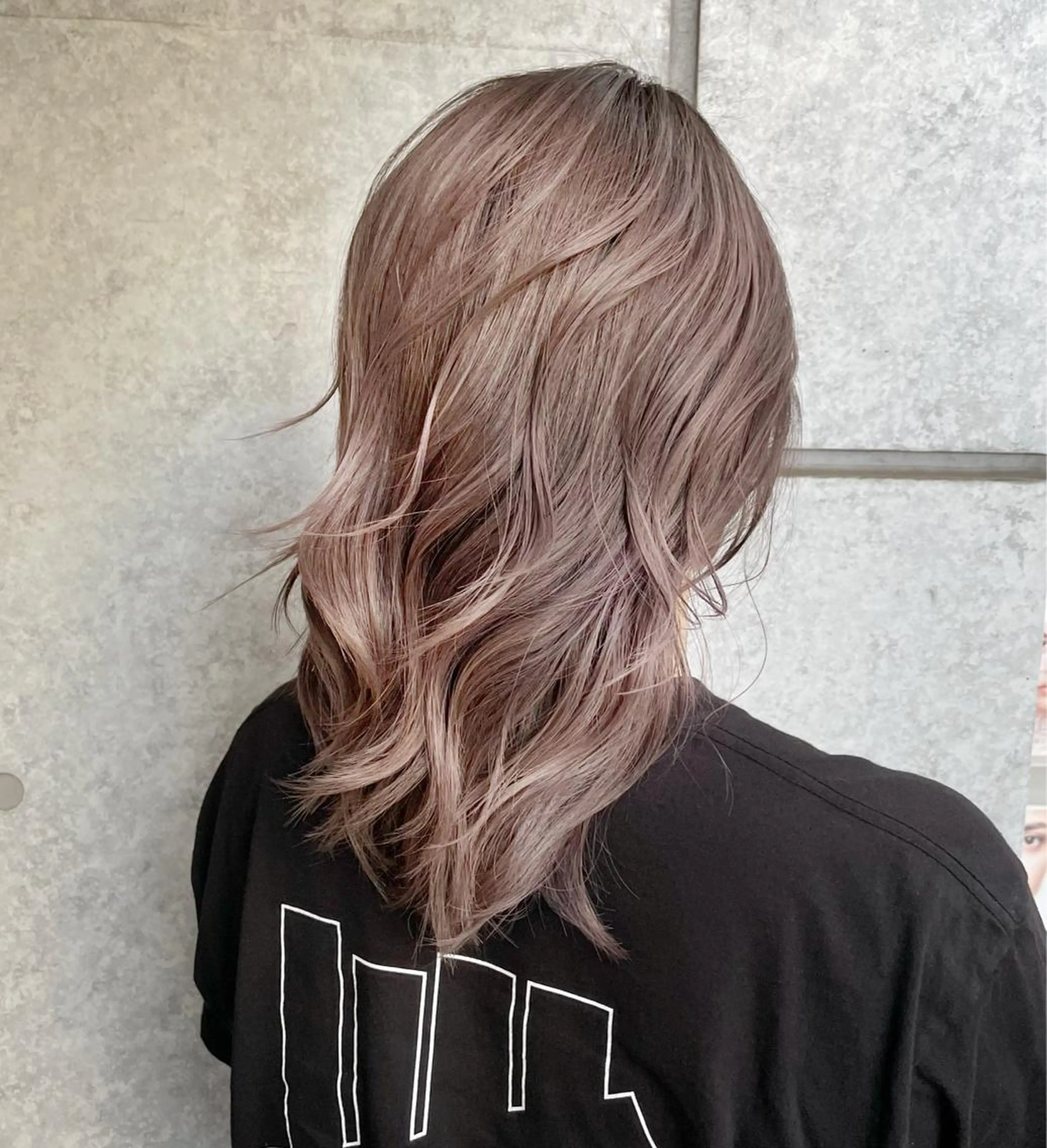 セミロング カラー ヘアアレンジ MiU所属・韓国×髪質改善×美髪 縮毛矯正×レイヤーのヘアスタイル