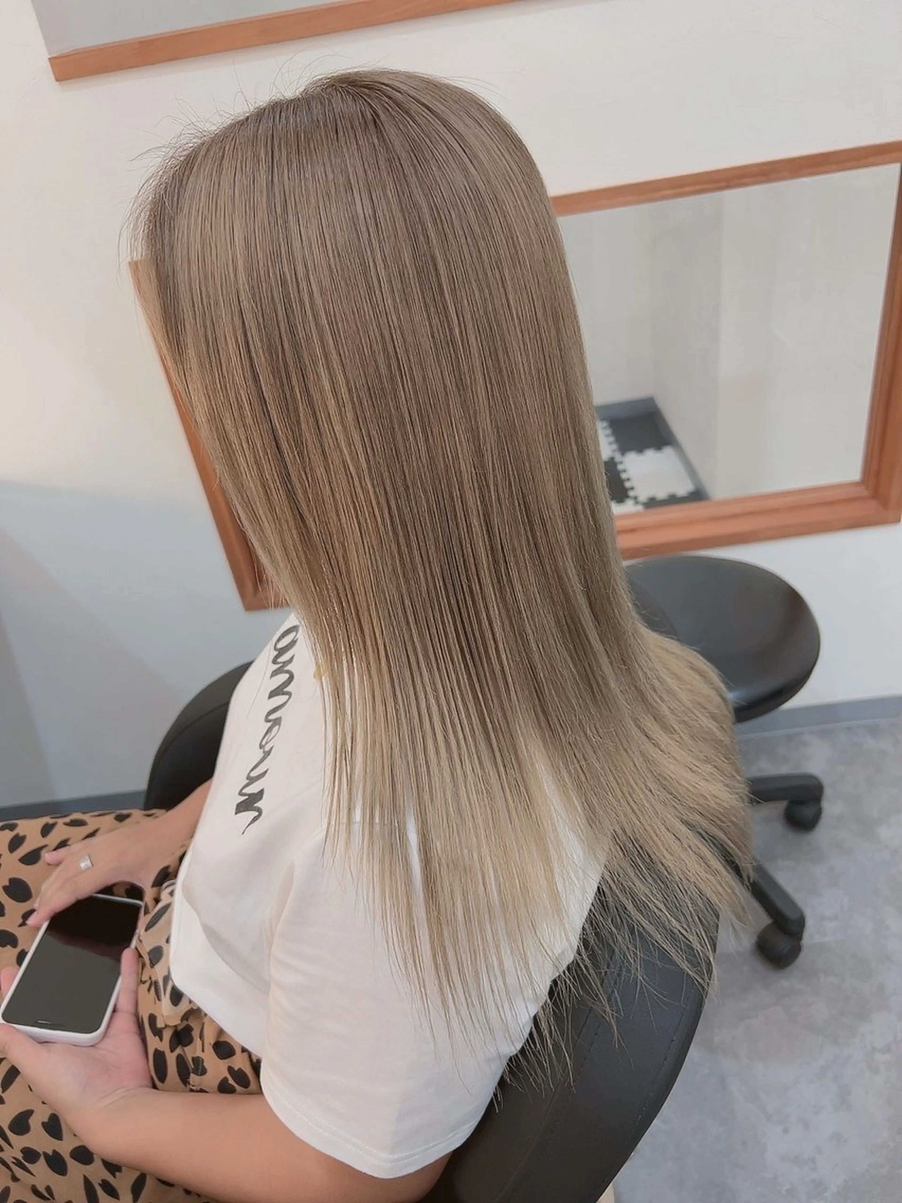 ロング カラー ヘアアレンジ マツエク・マツパ アイブロウ ショートボブ ブリーチ デザインカラー ハイライトカラー ハイトーンカラー カット ヘアカラー トリートメント ヘアセット hair terrace M所属・村岡 芽衣のヘアスタイル