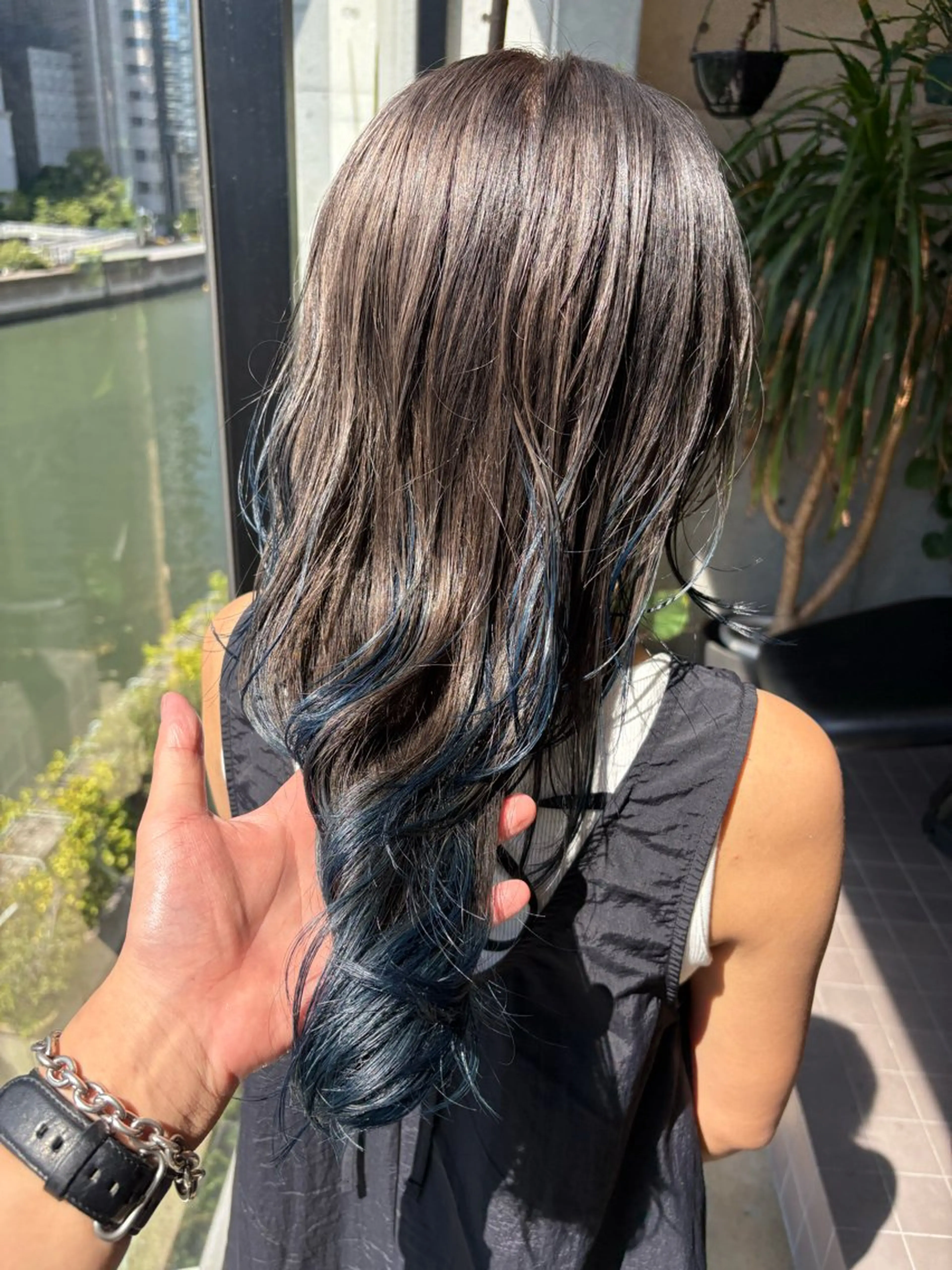 ミディアム カラー ハイトーンカラー カット ヘアカラー トリートメント 似合わせカット レイヤーボブウルフのヘアスタイル