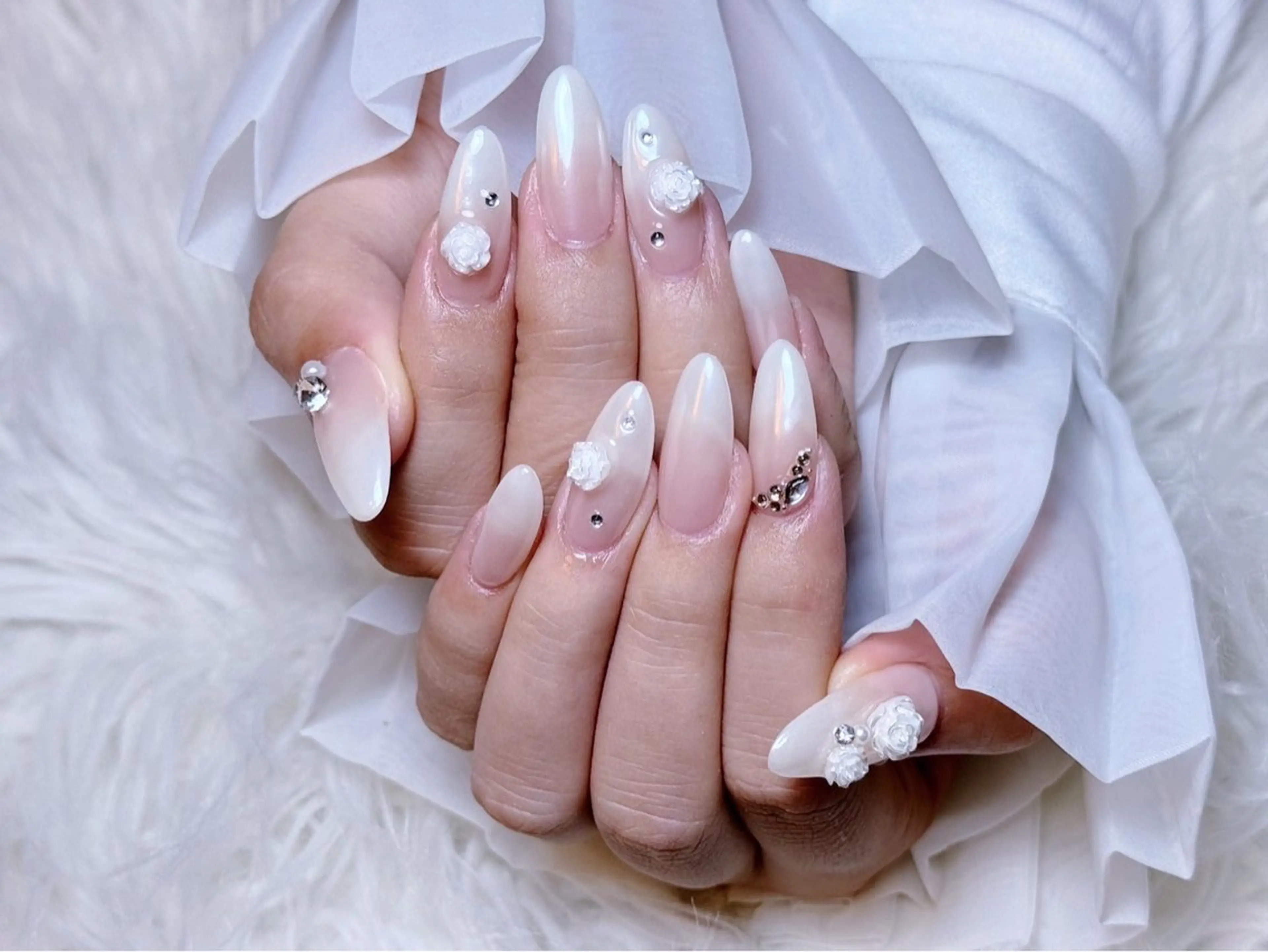 ネイル ハンドネイル ☁️Yun nail KiKi☁️のネイルデザイン