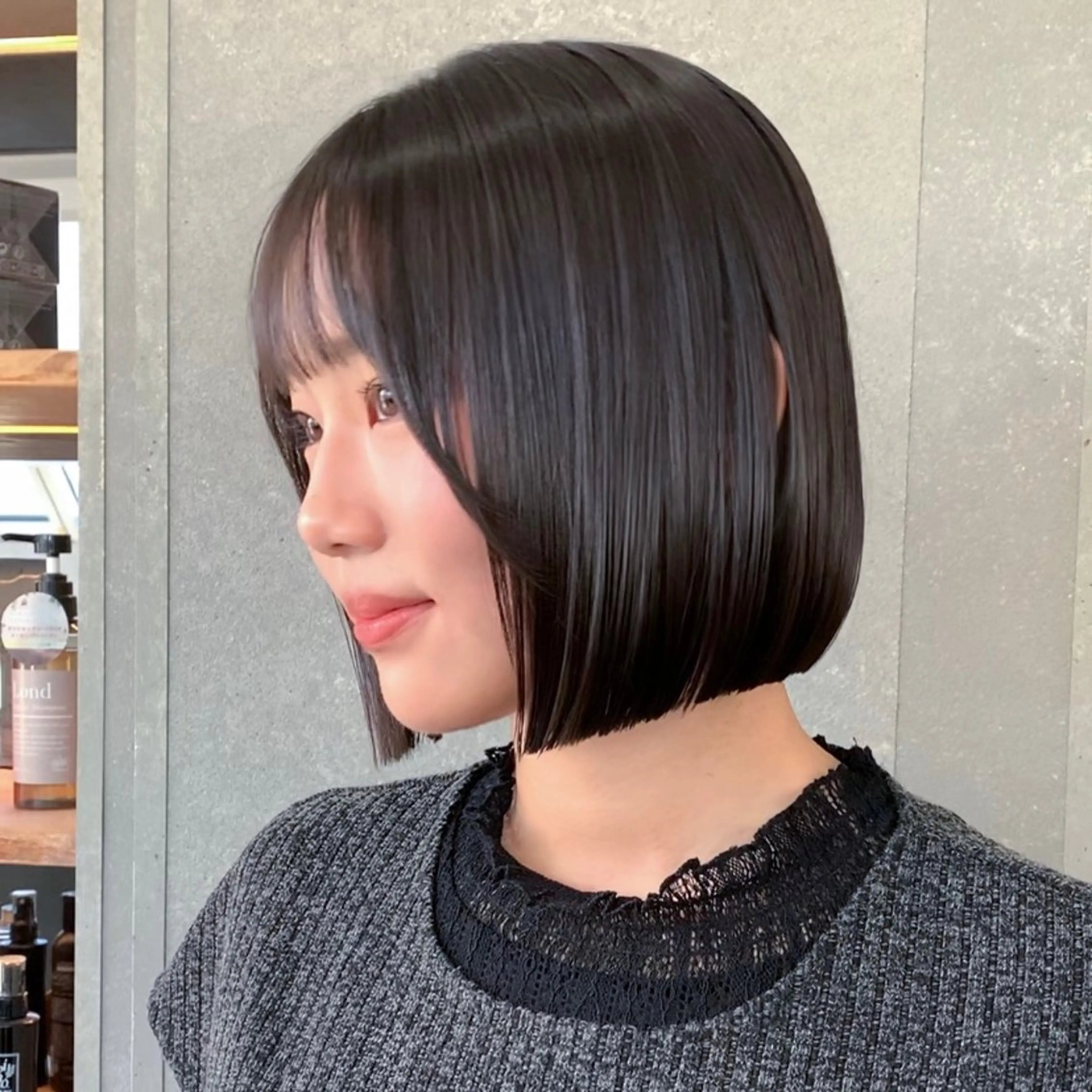 ショート 切りっぱなしボブ 前下がりボブ ショートボブ ボブ 顔周りカット カット 縮毛矯正 トリートメント 伊 杏のヘアスタイル