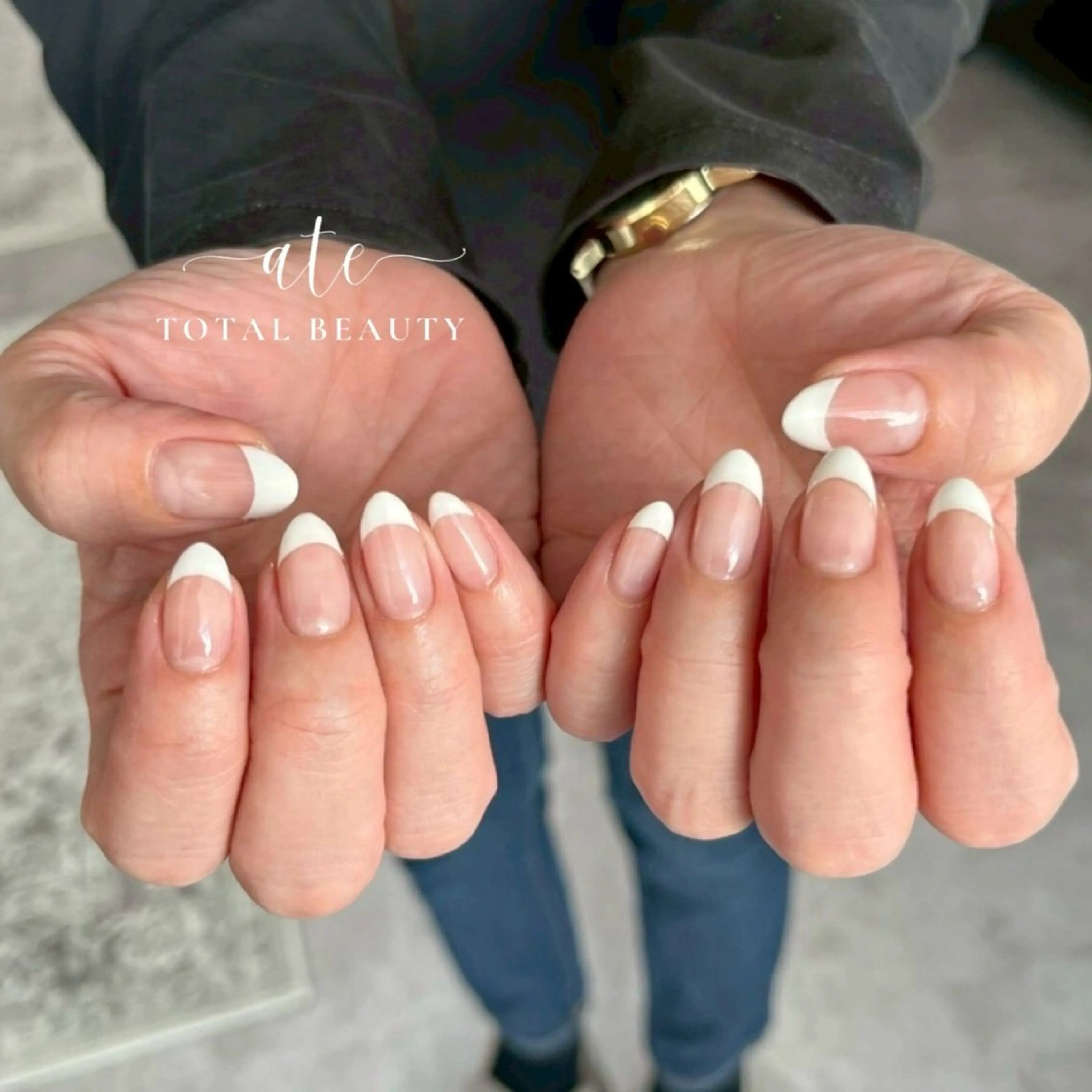 【ハンド】フレンチ(ベースカラー無し)の写真