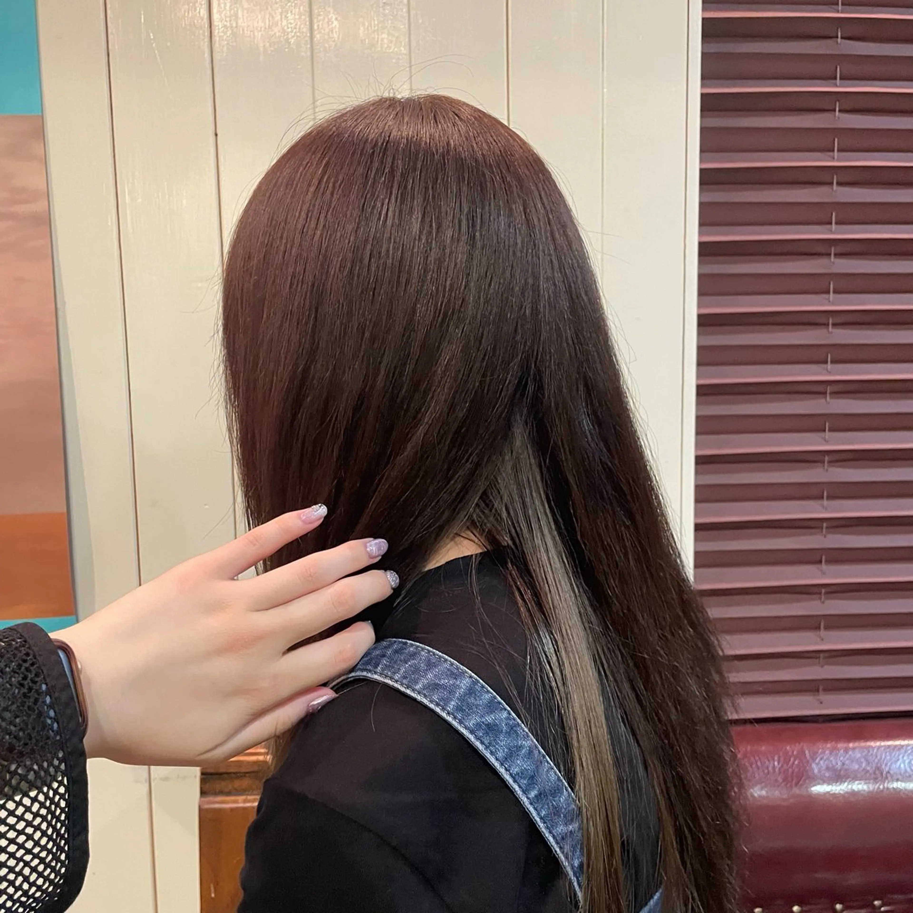 カラー インナーカラー THE LAND所属・釘町 恵美里のヘアスタイル