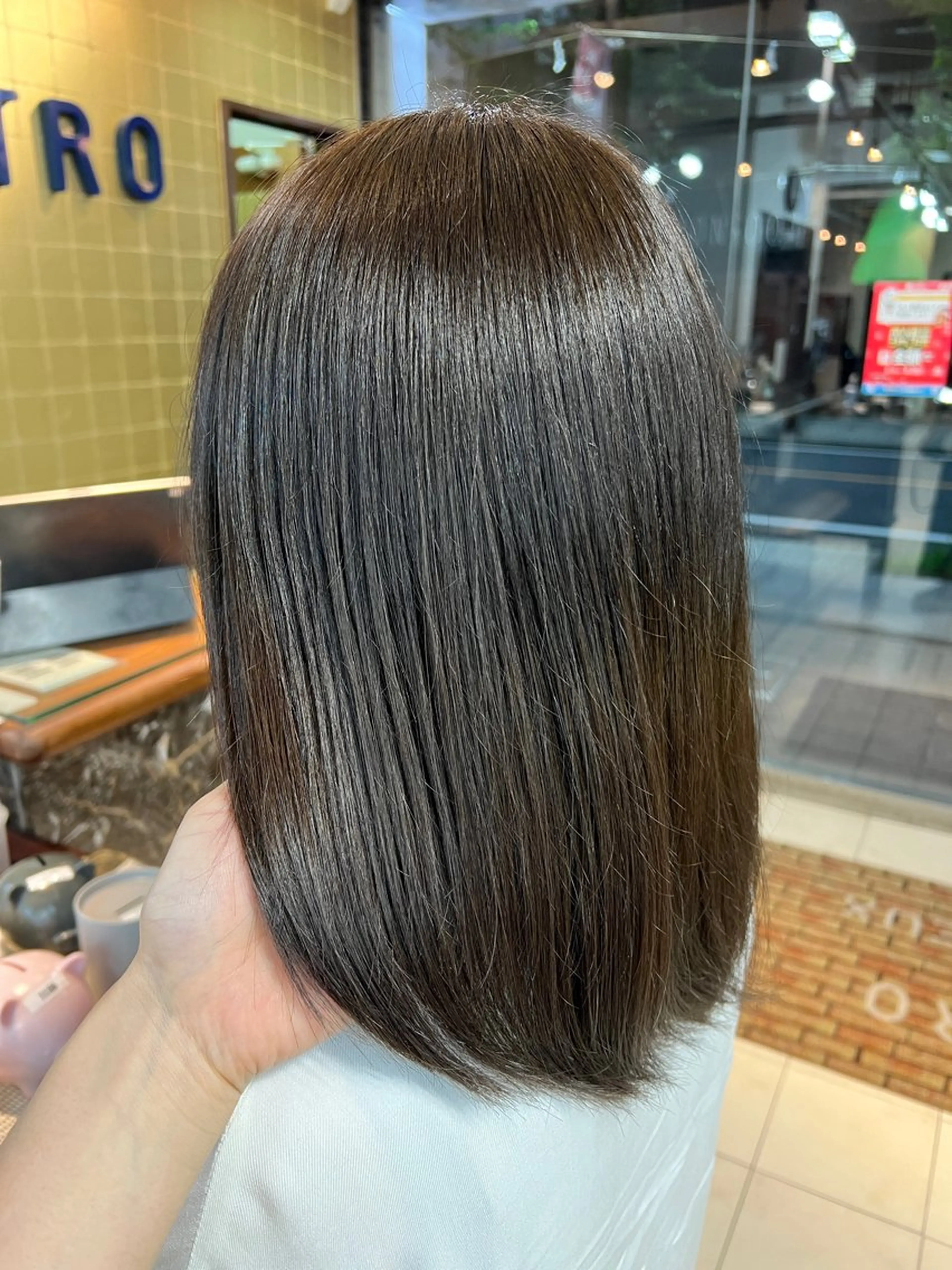 セミロング カラー ブラウンカラー オリーブブラウン ヘアカラー トリートメント 白髪ぼかし脱白髪染め 大塚綾のヘアスタイル