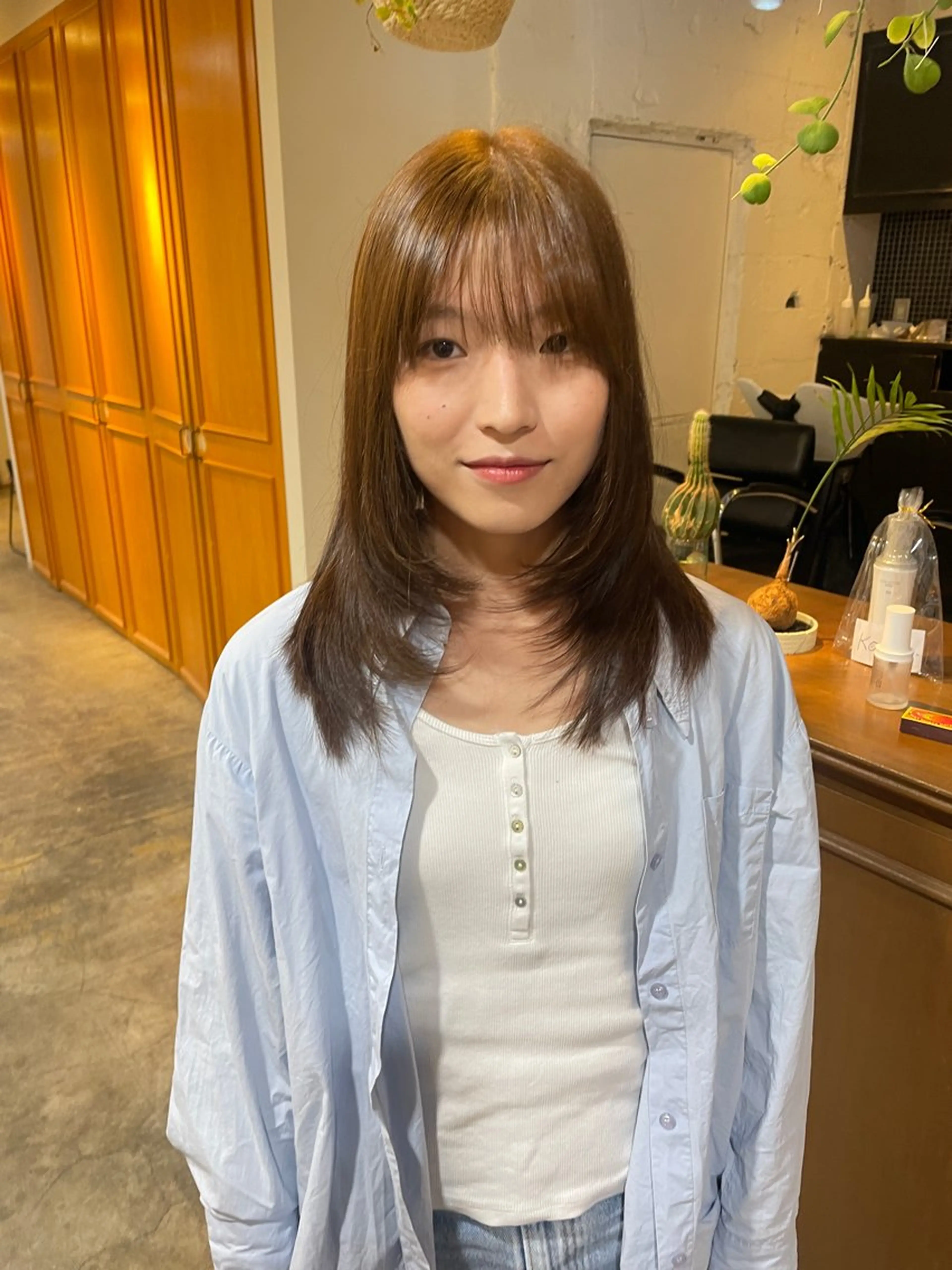 ミディアム カラー RIN／韓国ヘア レイヤーカットのヘアスタイル