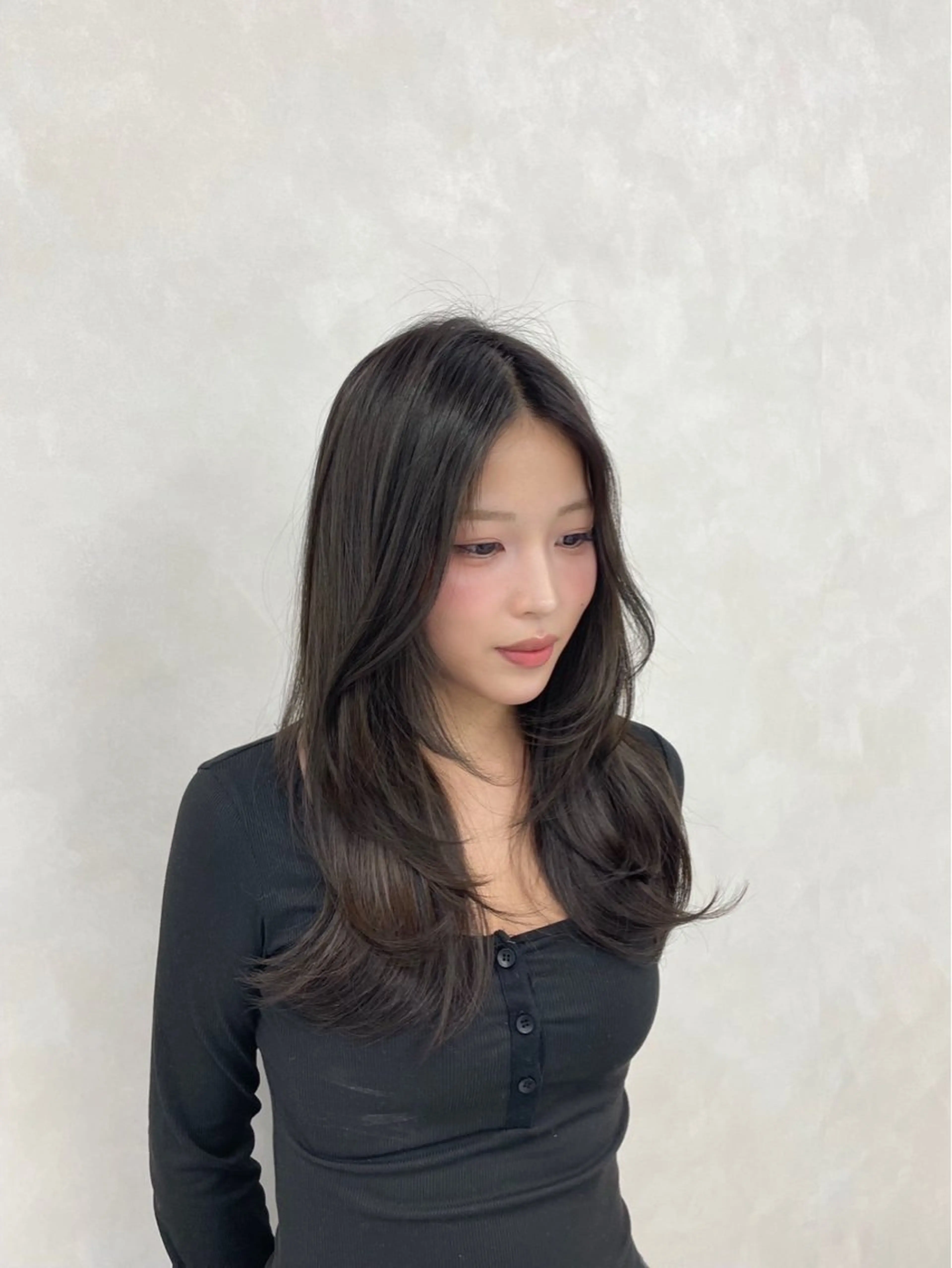 ロング カラー ベージュカラー オリーブベージュ ヘアカラー 🤍韓国ヘア アイナ🤍のヘアスタイル