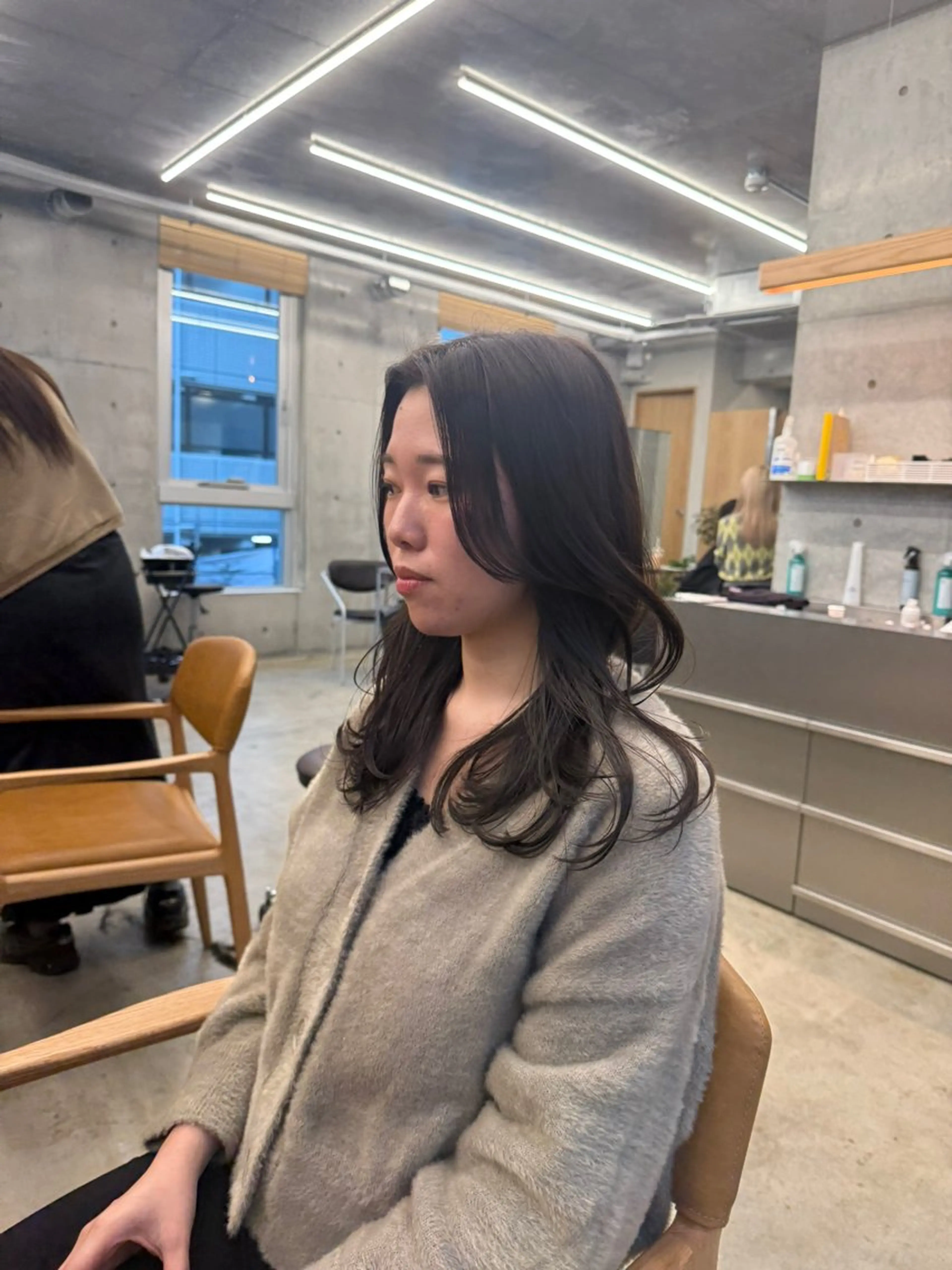 ロング カラー ロングレイヤー アッシュ ベージュカラー ブリーチ 透明感カラー カット ヘアカラー トリートメント 日本一丁寧なカット/ 小林輝🍀︎のヘアスタイル