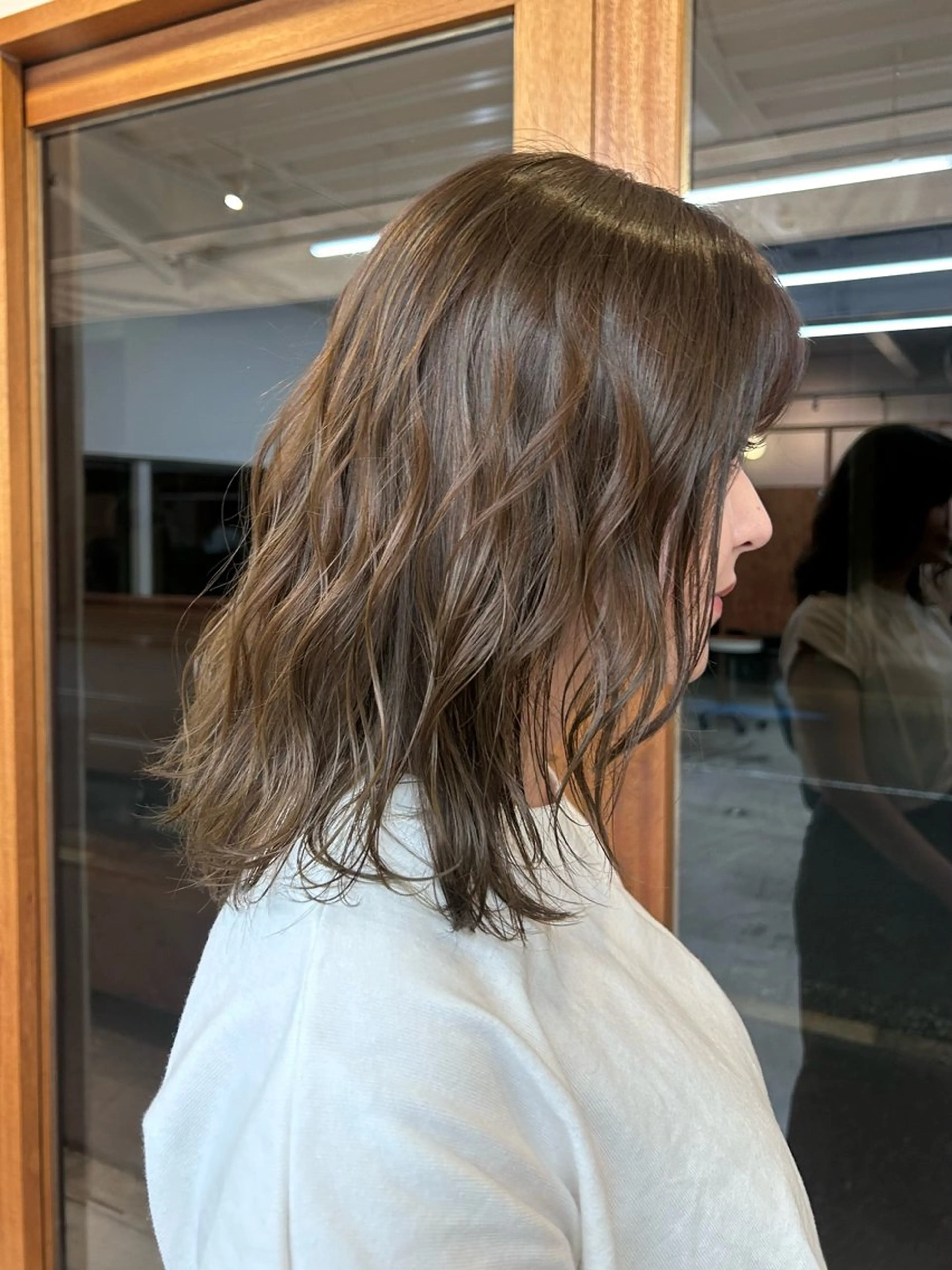 ミディアム カラー ベージュカラー オリーブベージュ uusi所属・Serena 清澄白河のヘアスタイル