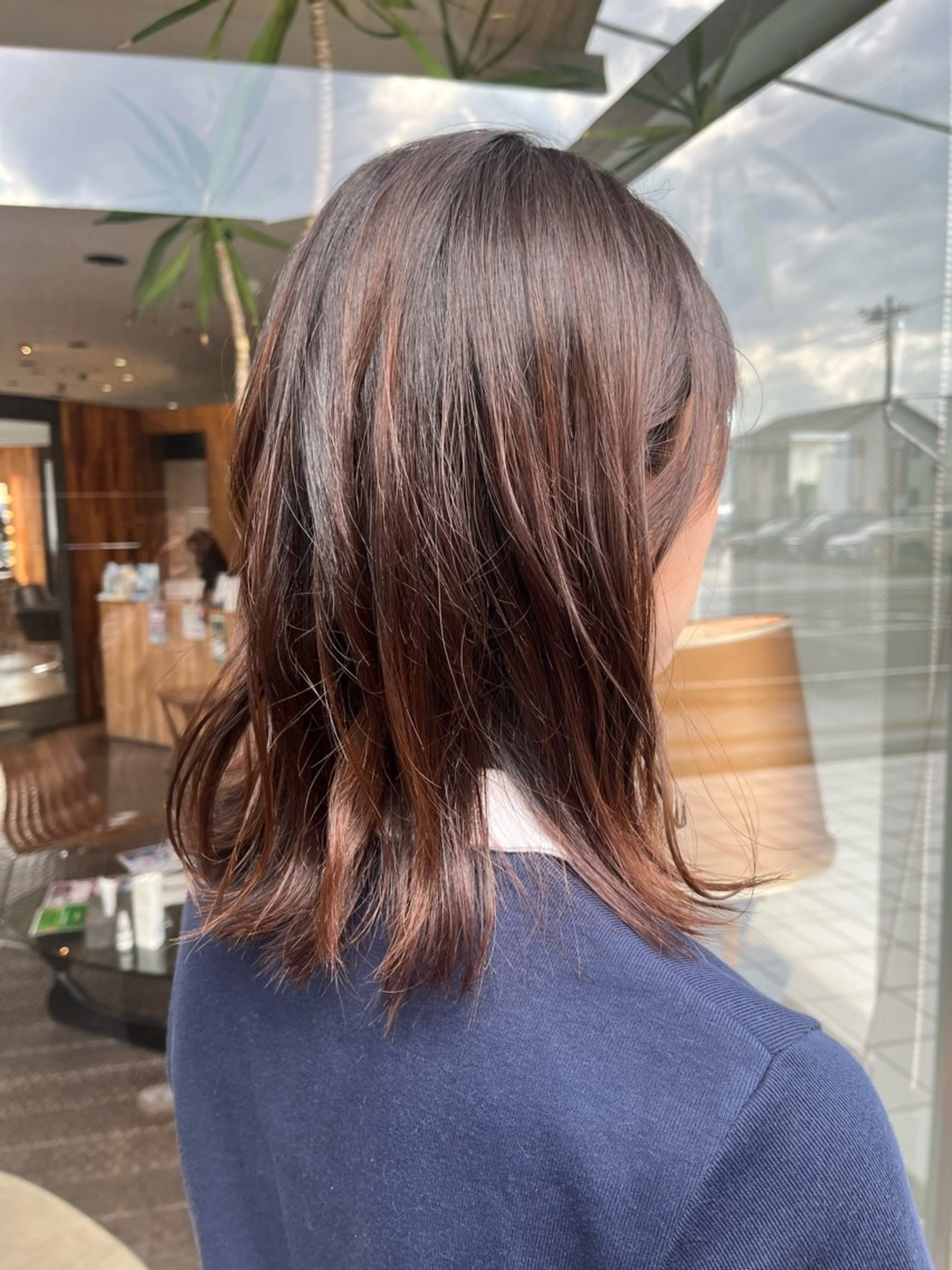 ミディアム レイヤーカット 外ハネヘア TAKAHASHI REIKAのヘアスタイル