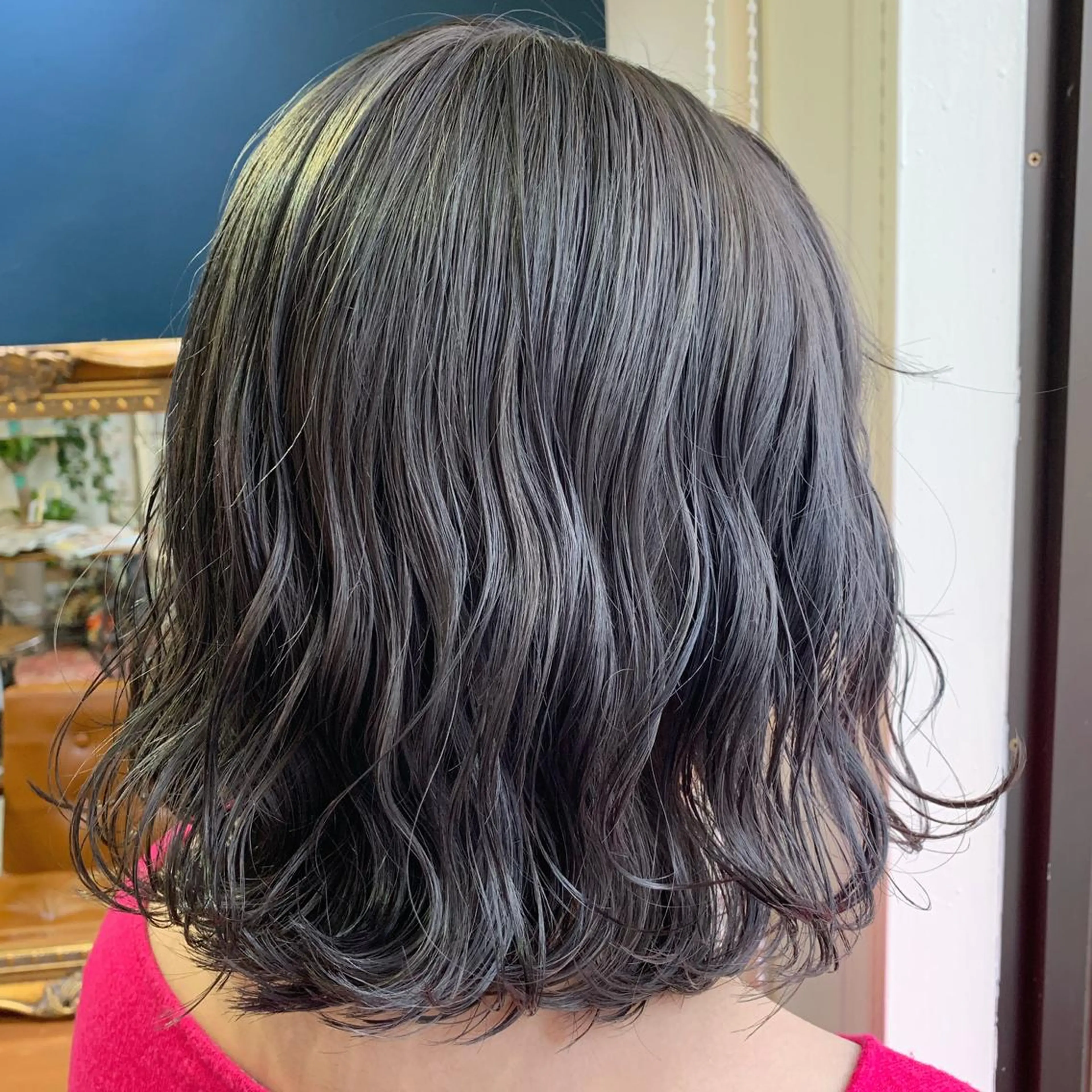 ミディアム カラー ヘアアレンジ グレージュ ラベンダーカラー ラベンダーグレージュ ラベンダーグレー ヘアカラー トリートメント 山崎 澪のヘアスタイル