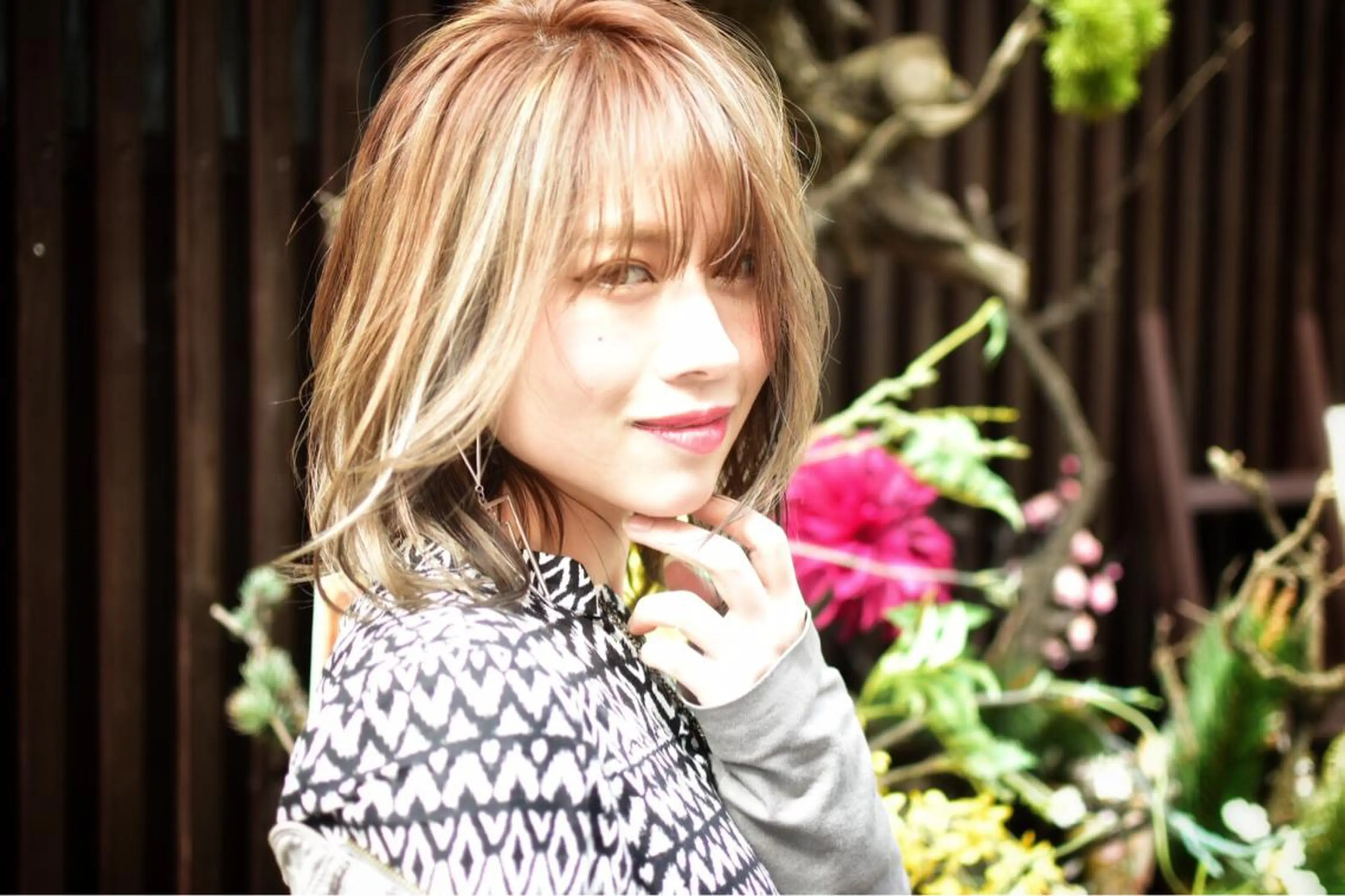 ミディアム カラー ヘアアレンジ グレージュ ハイライトカラー 外国人風カラー ハイライト カット ヘアカラー ✖️リーアキト LEEAKITO✖️のその他イメージ