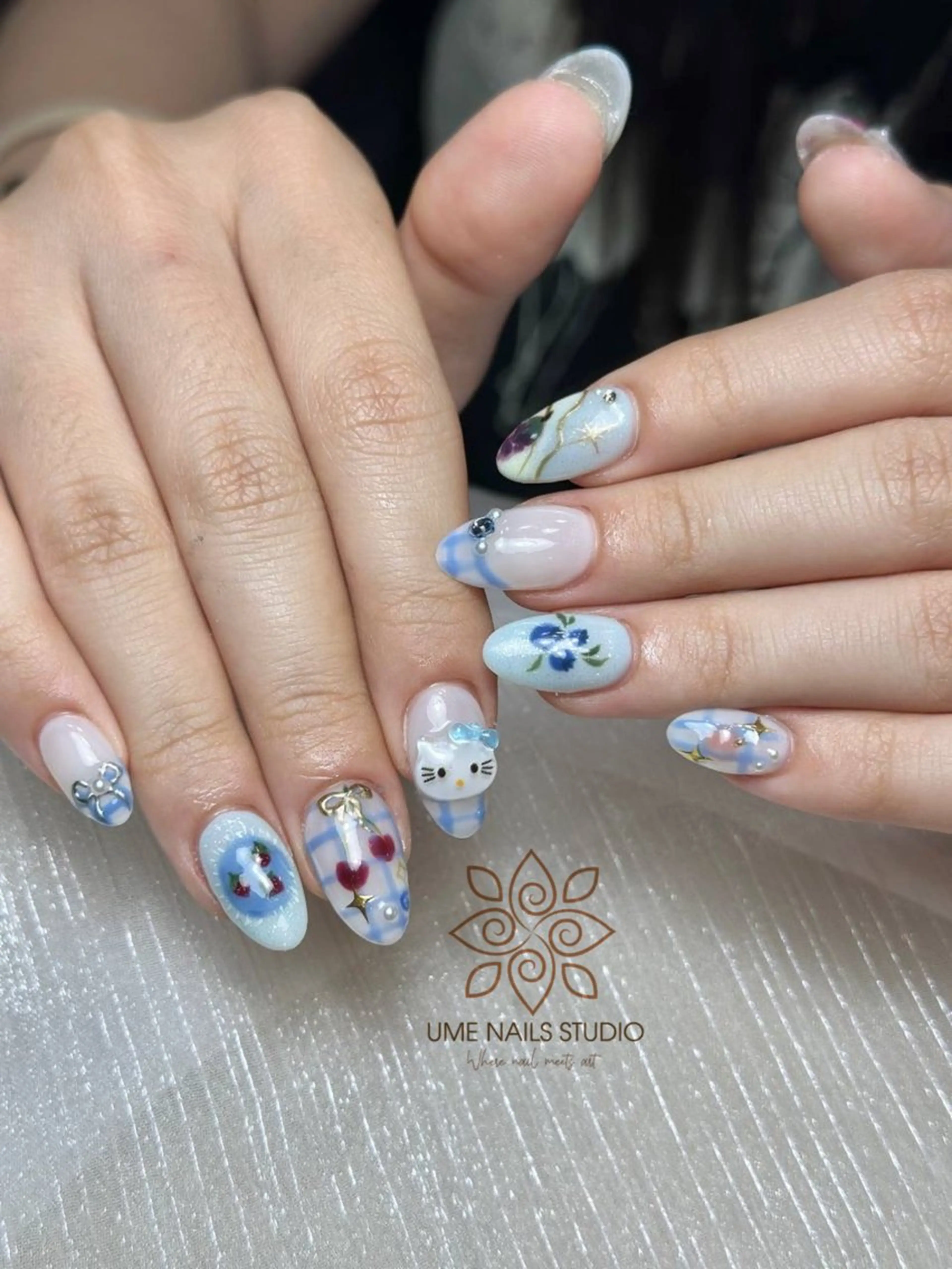 ネイル チークネイル クリアネイル ガーリー キラキラネイル 韓国ネイル ハンドネイル Ume Nail Studioのネイルデザイン