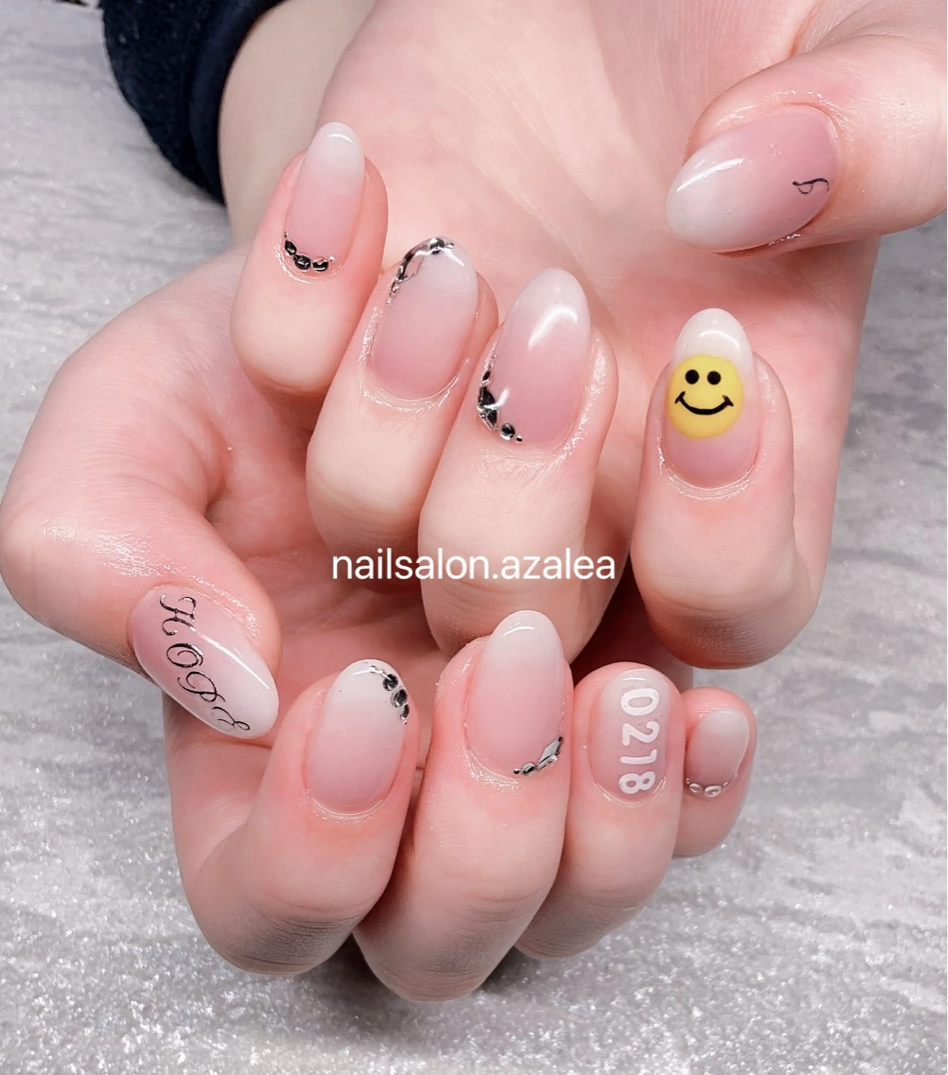 ネイル ハンドネイル R inのネイルデザイン