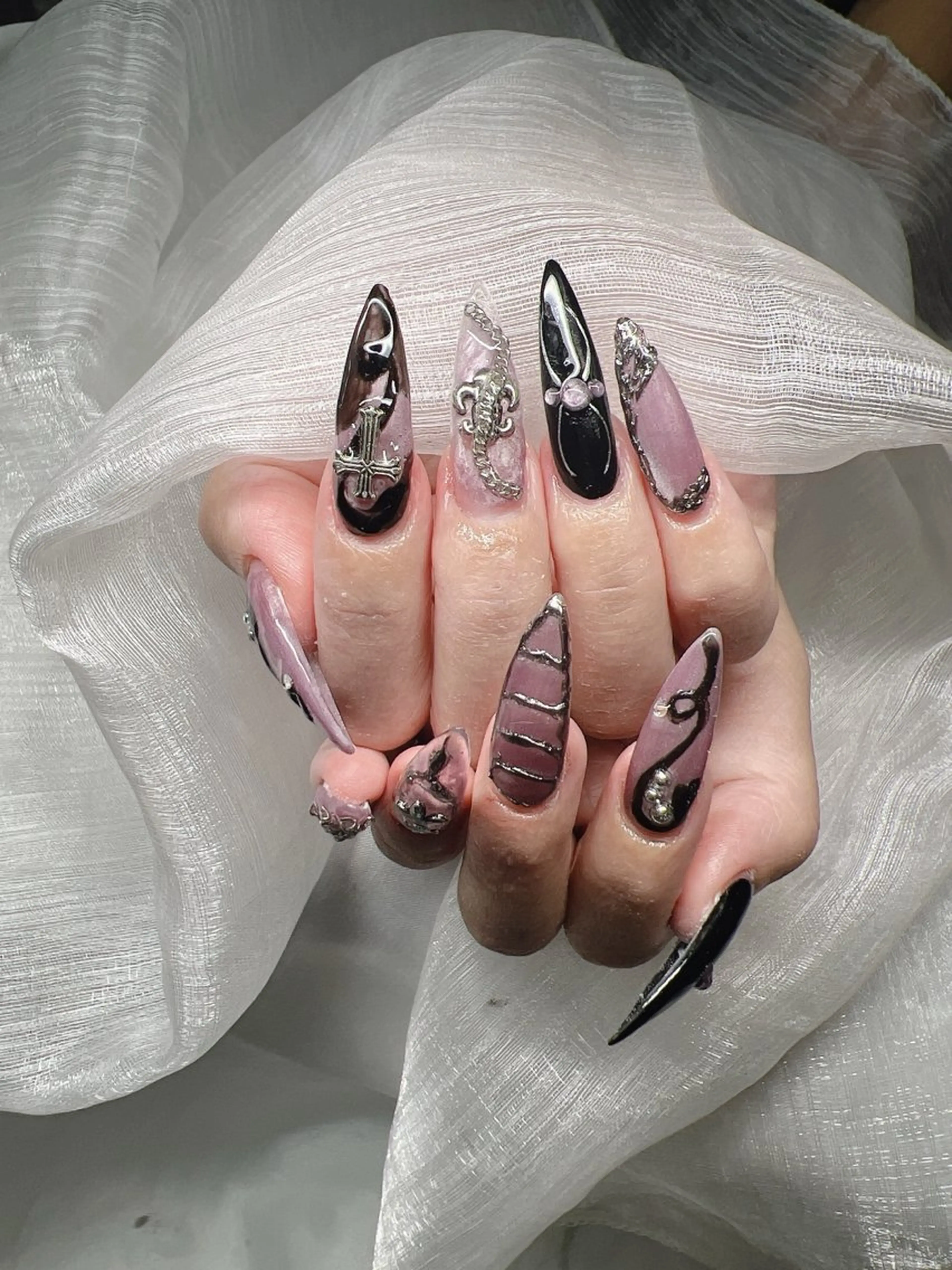 ネイル ハンドネイル Lee Nailsのネイルデザイン