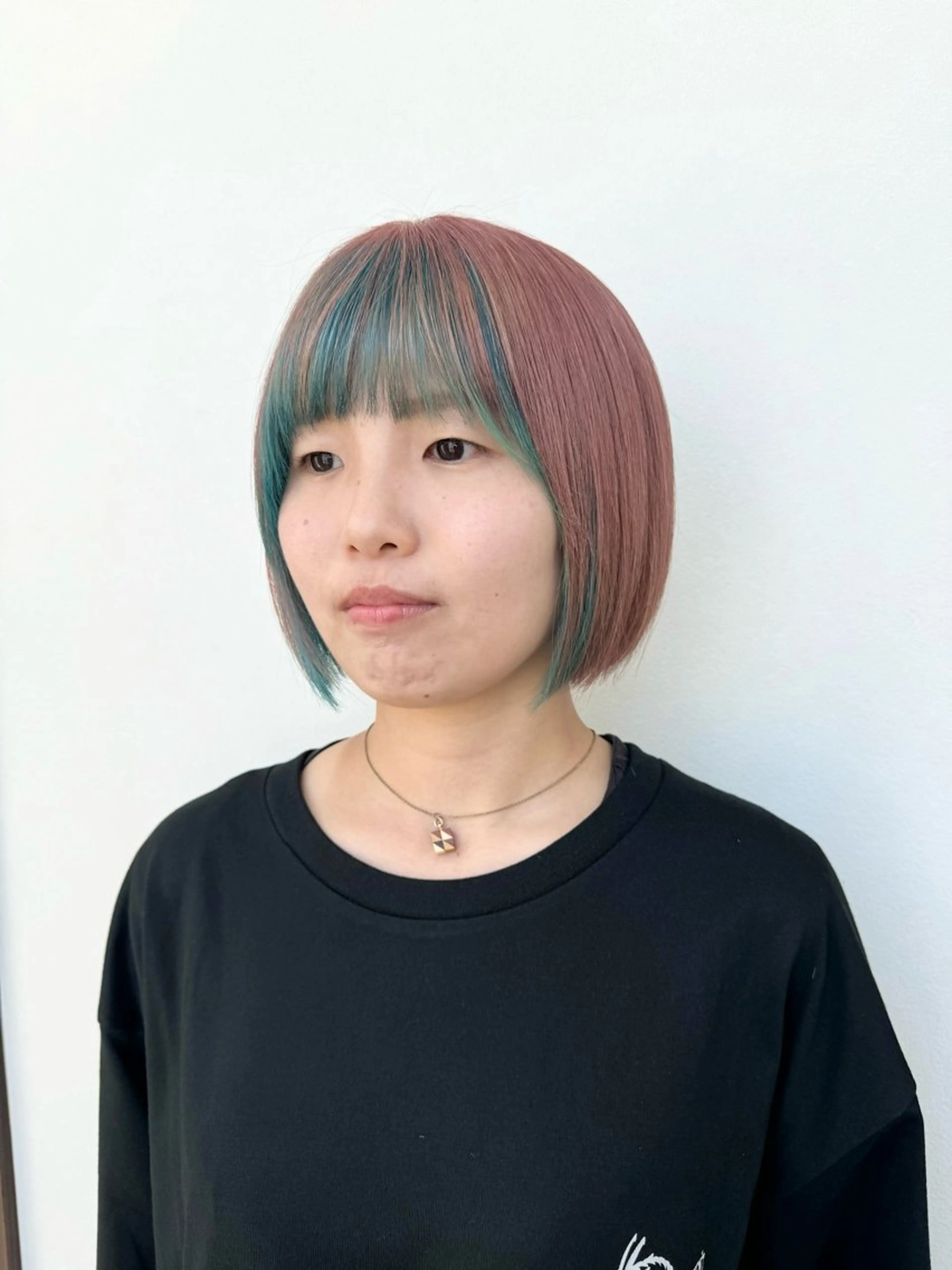 ショート カラー ヘアカラー ブリーチ/バレイヤー ジュ/シャドウルーツのヘアスタイル