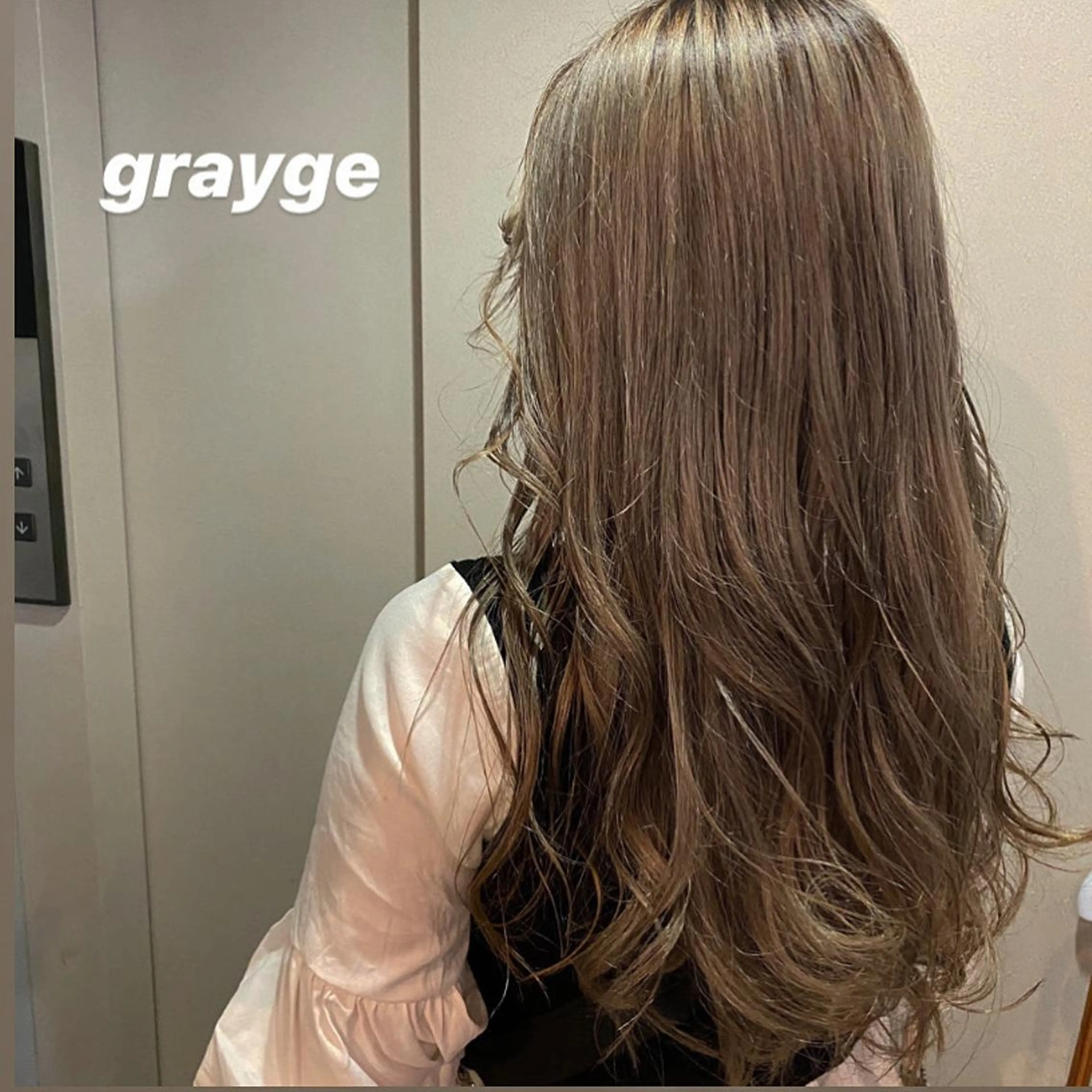 セミロング カラー ヘアアレンジ M所属・ハイトーン/透け感 カラー🎀真香のヘアスタイル