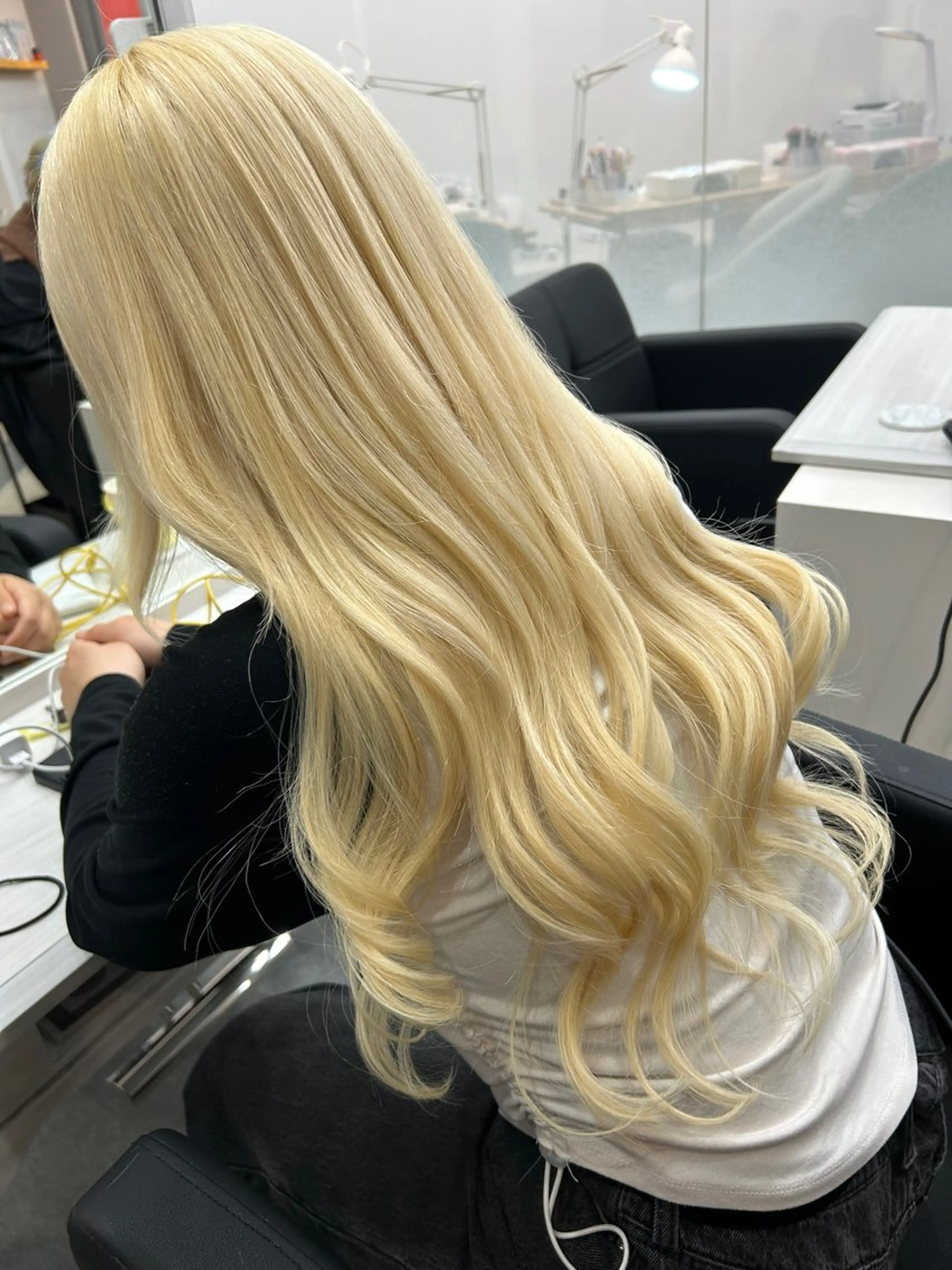 ロング カラー ヘアアレンジ シールエクステ バレイヤージュ ブリーチ ハイライトカラー ハイトーンカラー alpha. カラーエクステ下妻のヘアスタイル