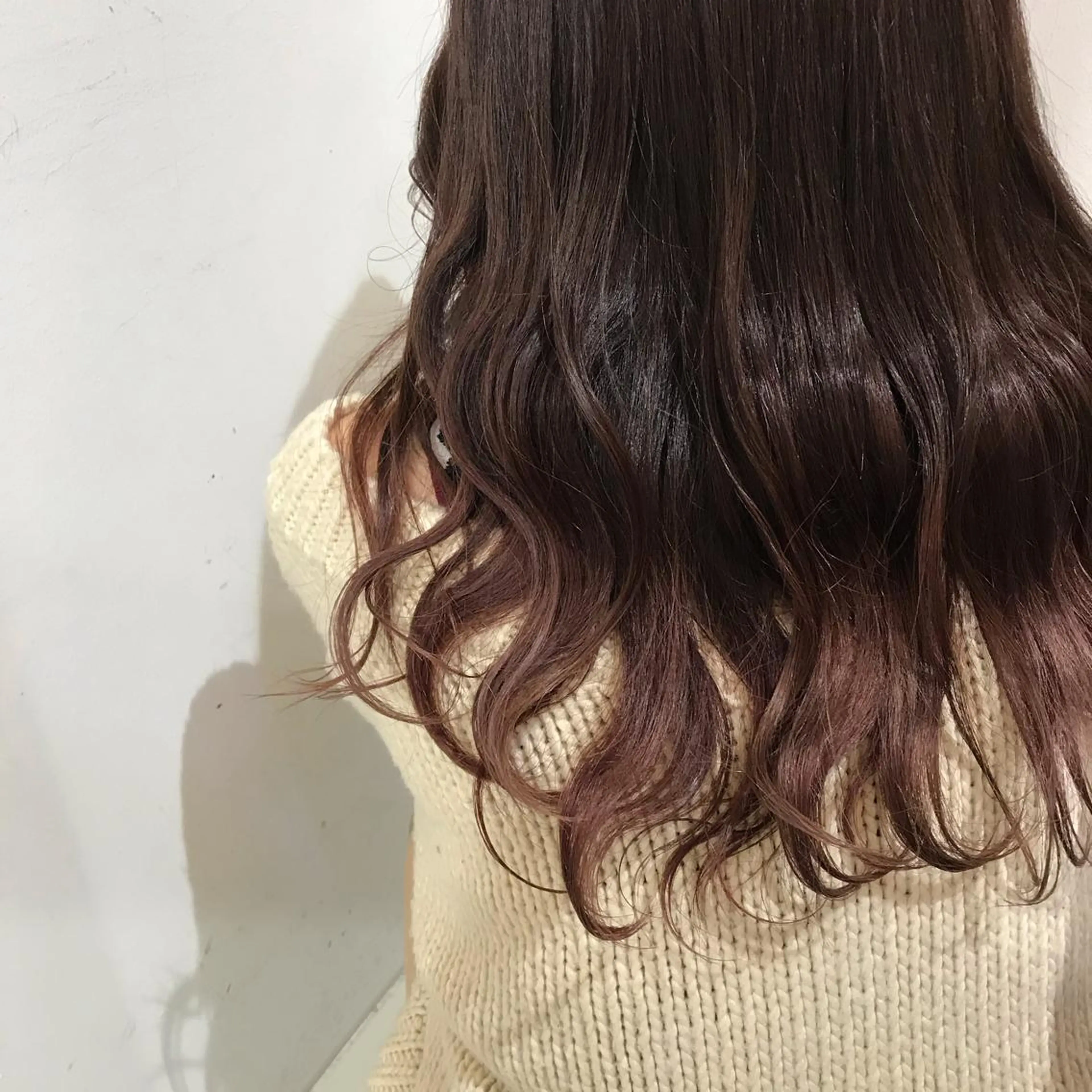 ロング カラー ブラウンカラー ピンクカラー ピンクブラウン momo所属・メンズヘアメイク 🩵Mayuki🩵のヘアスタイル