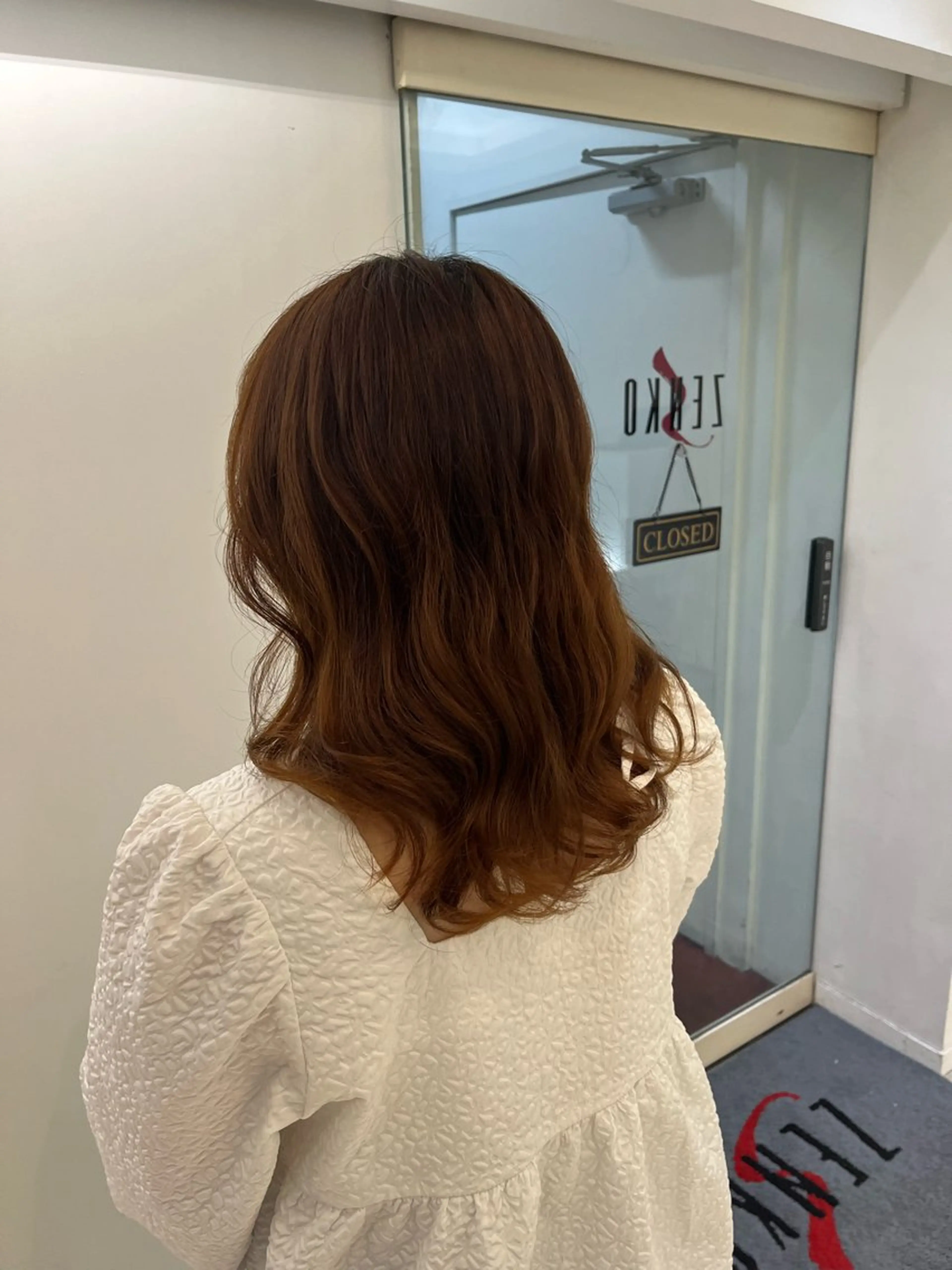 セミロング パーマ コテ巻き風パーマ 藤澤　知彌のヘアスタイル