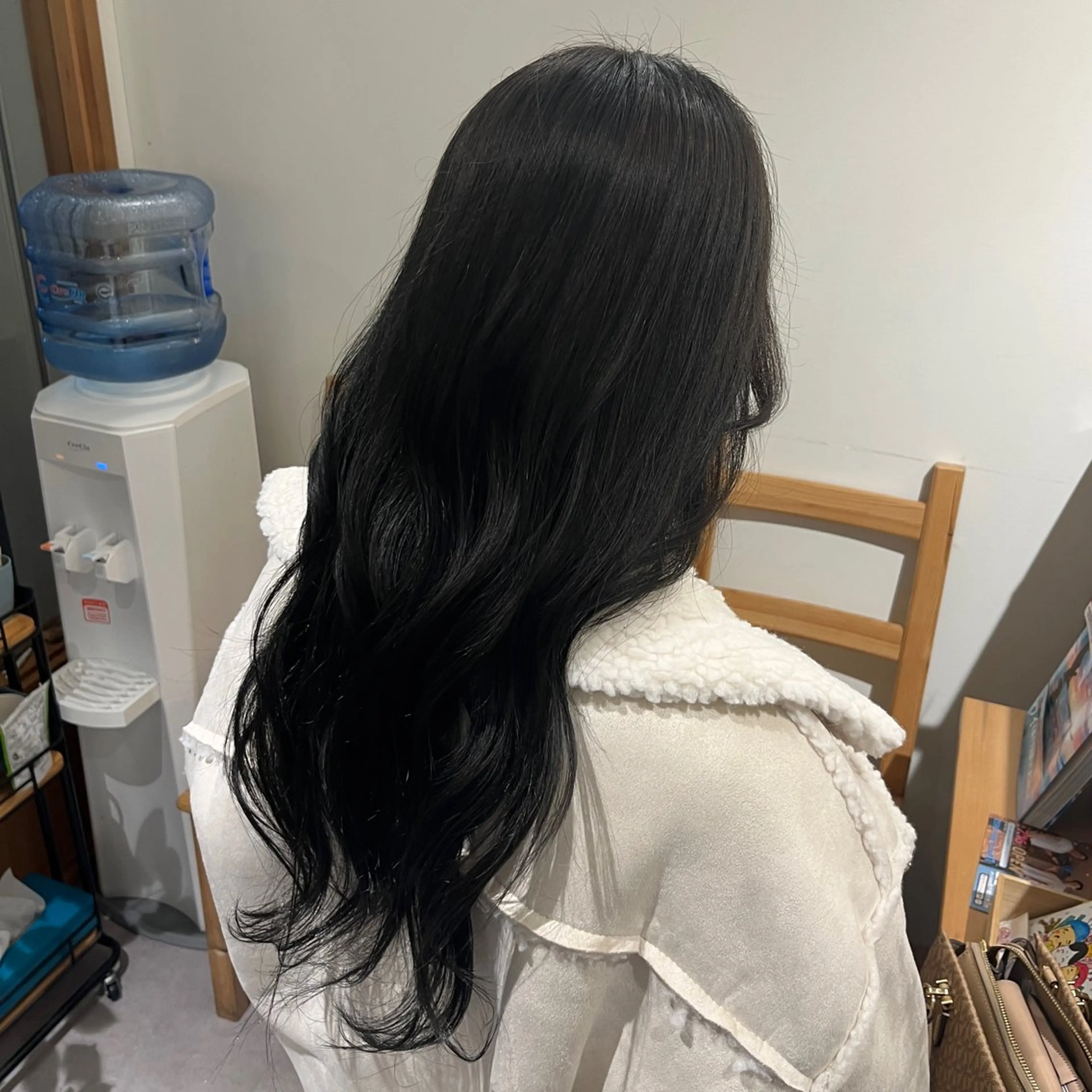 カラー ヘアカラー 荒井 茉凜のヘアスタイル