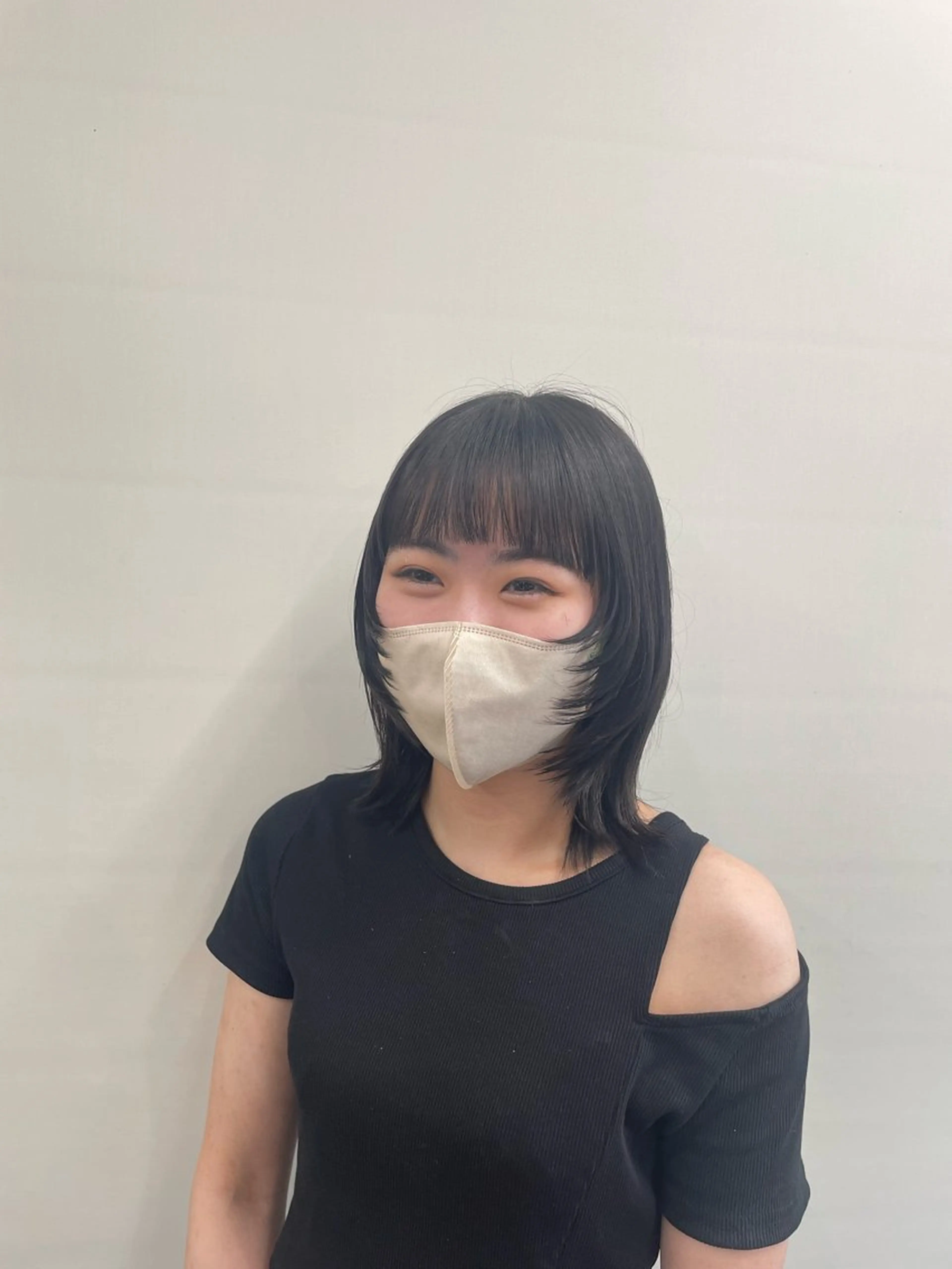ミディアム 顔周りカット レイヤーカット 手塚 由佳のヘアスタイル