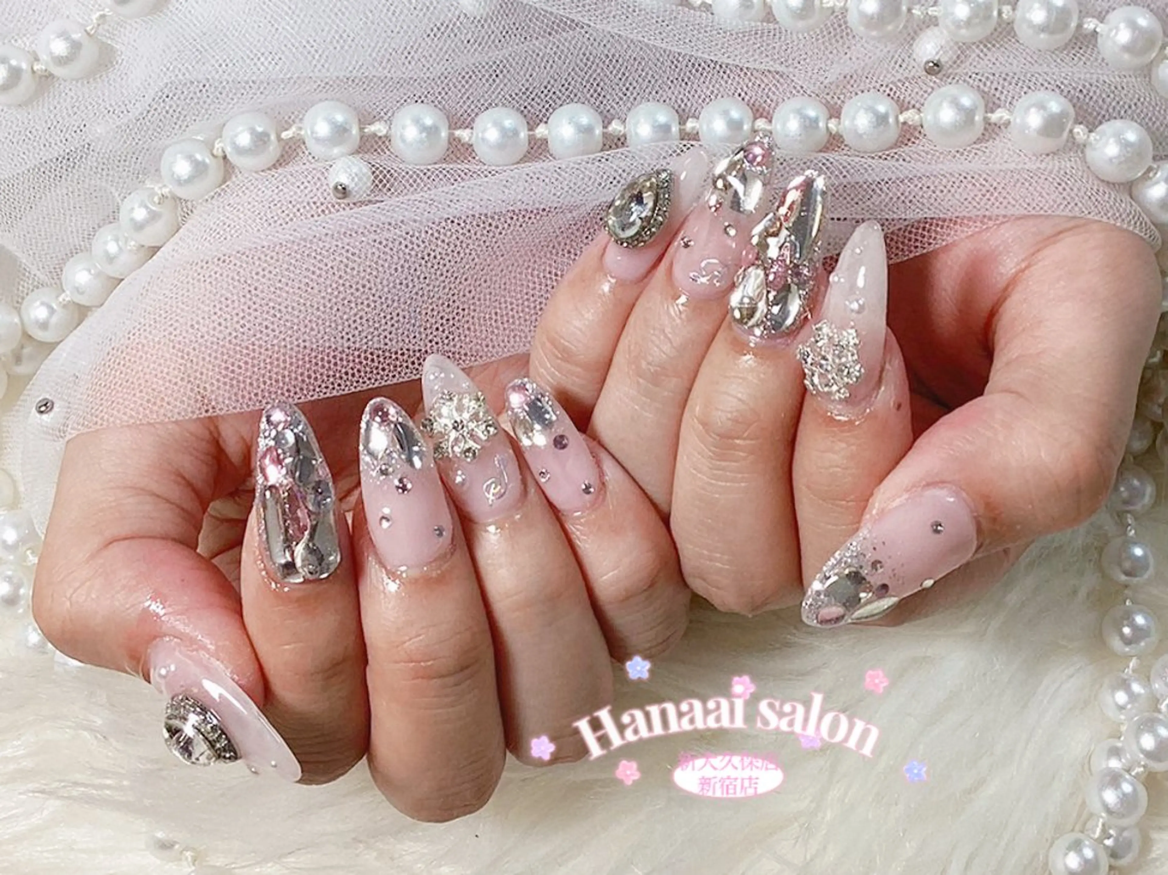 ミディアム ハンドネイル Hanaai Salon新宿店のネイルデザイン