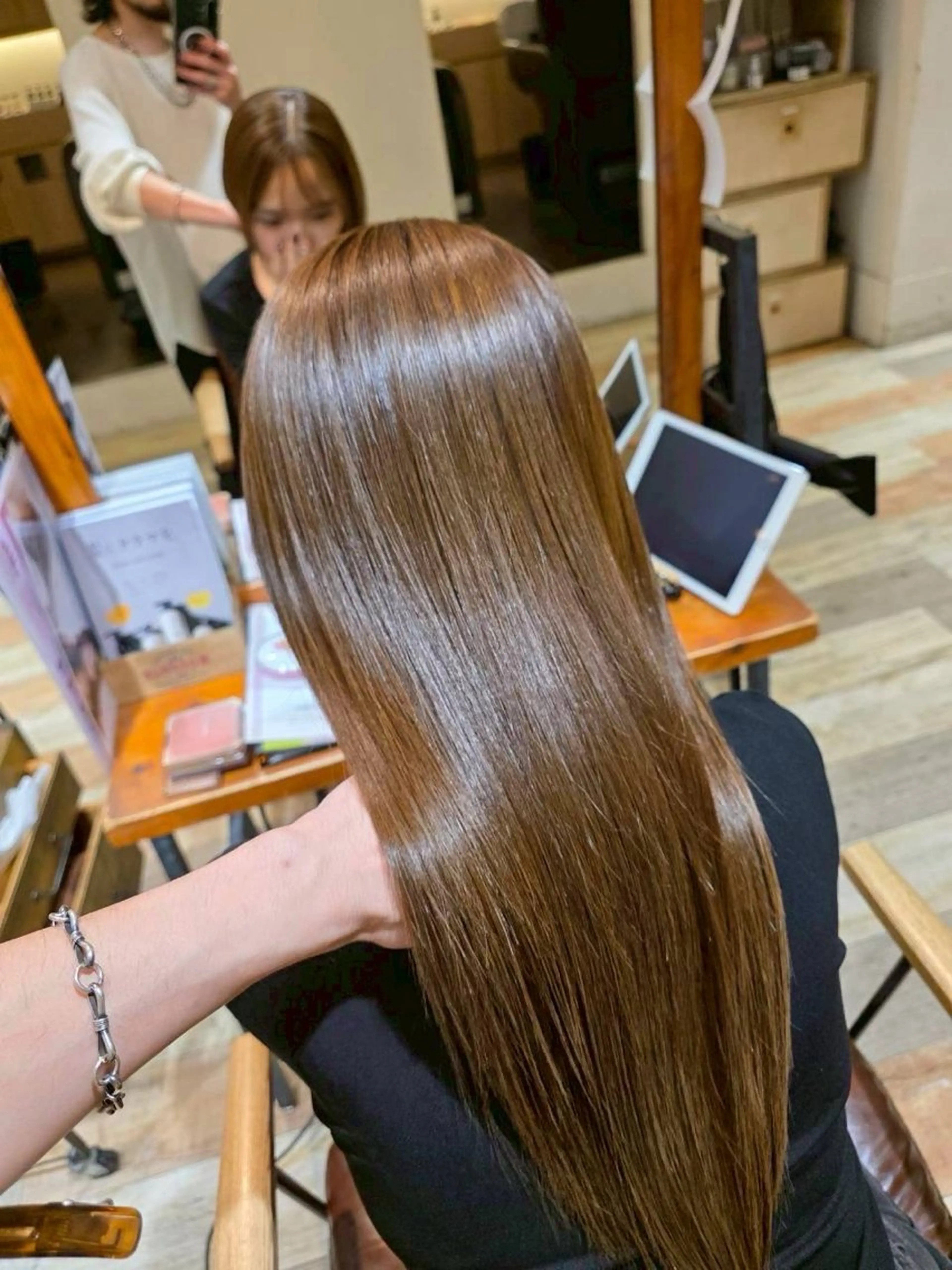 【スタイリストデビュー限定】ブリーチ❌ダブルカラー+プラチナトリートメント ダメージレスに透明感や暖色系にイメチェン✨の写真