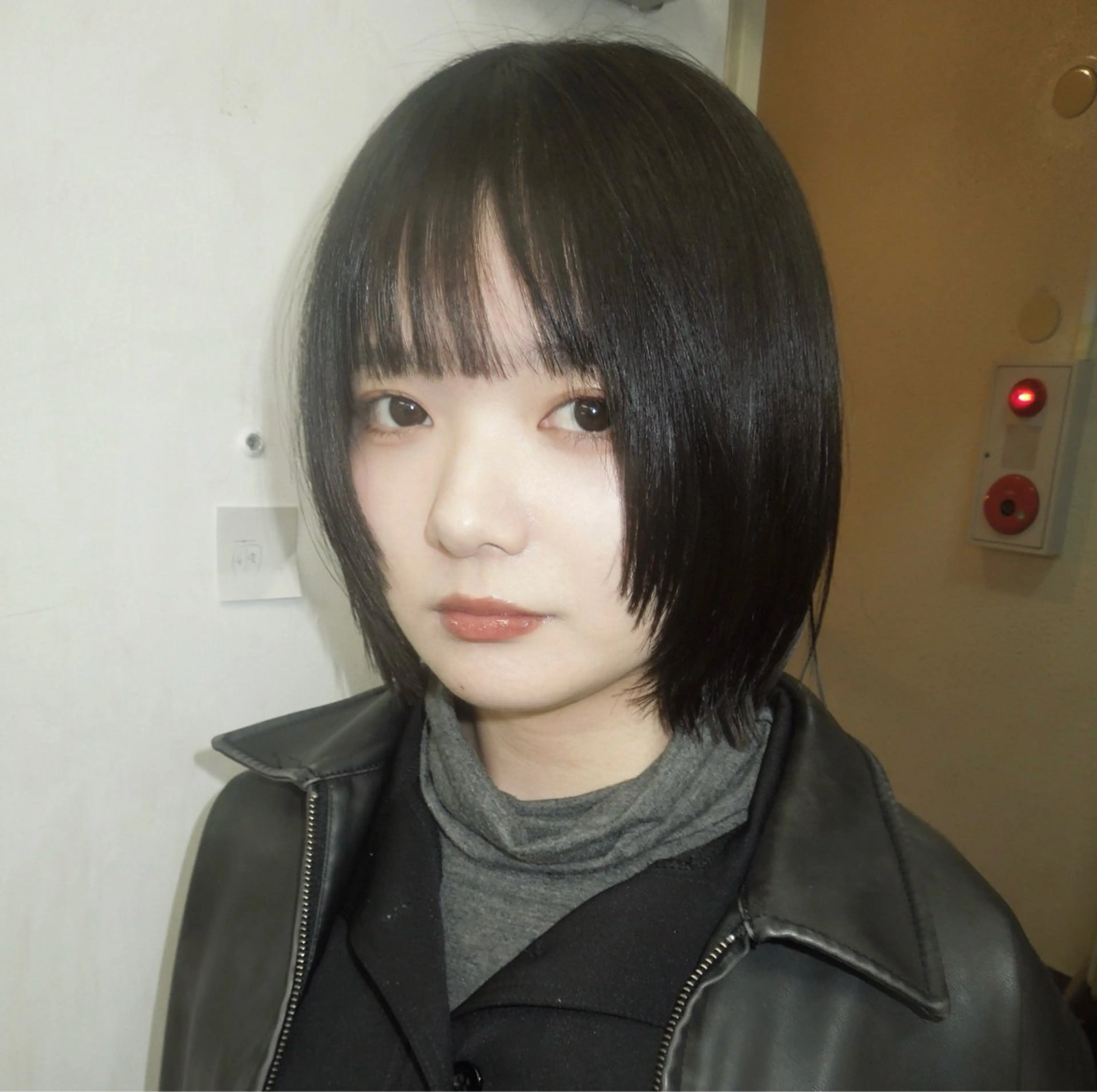 ミディアム タマキ/似合わせ カット/Wカラーのヘアスタイル