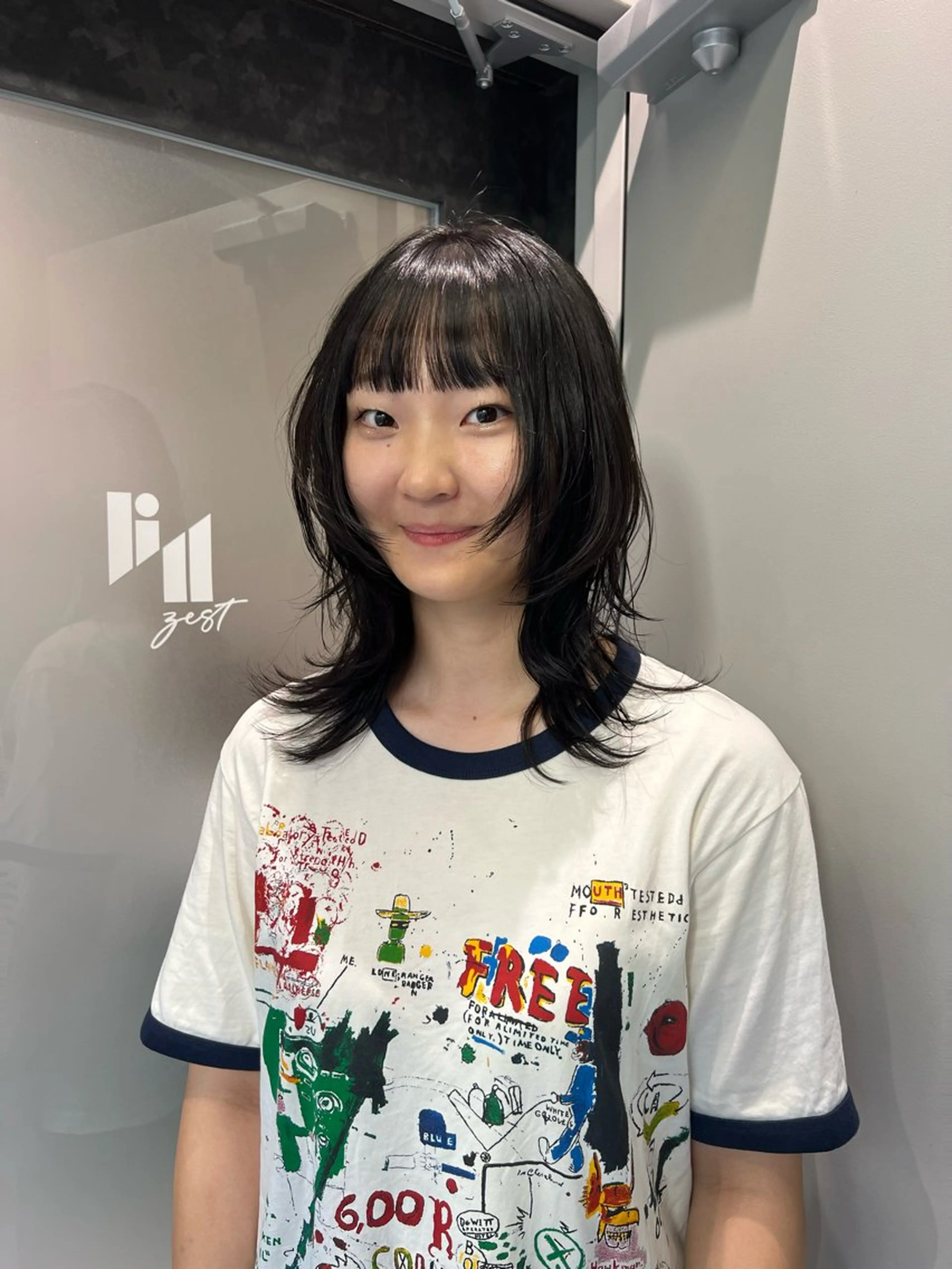 ミディアム ハイレイヤー レイヤーカット 韓国風艶カラー 🇰🇷🩶/REIのヘアスタイル