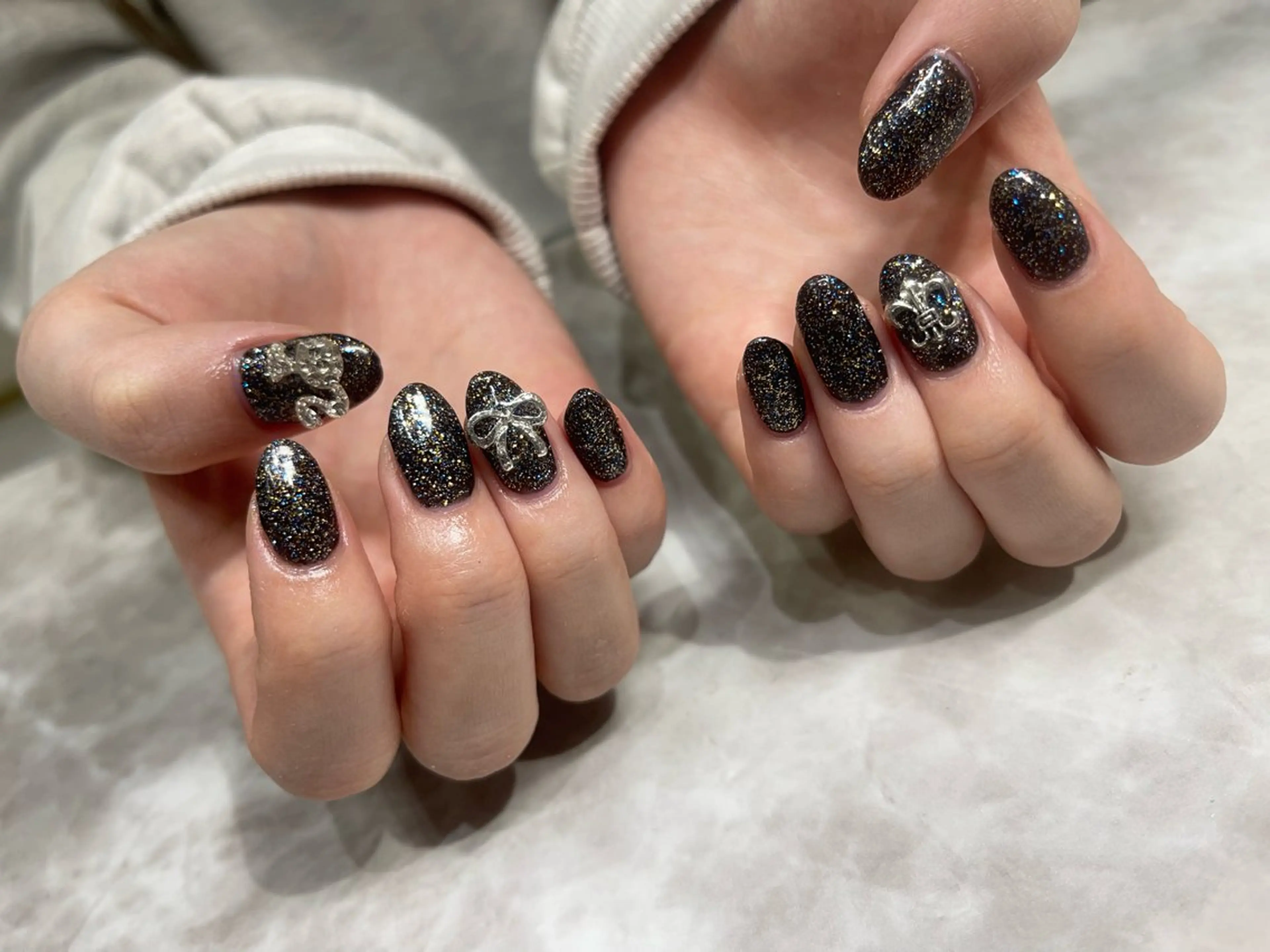 ネイル アートネイル ジェルネイル ラメ(グリッター) ハンドネイル PlusOnenailsalon所属・粕屋ネイル＆耳つぼ 🫧Natsumiのネイルデザイン