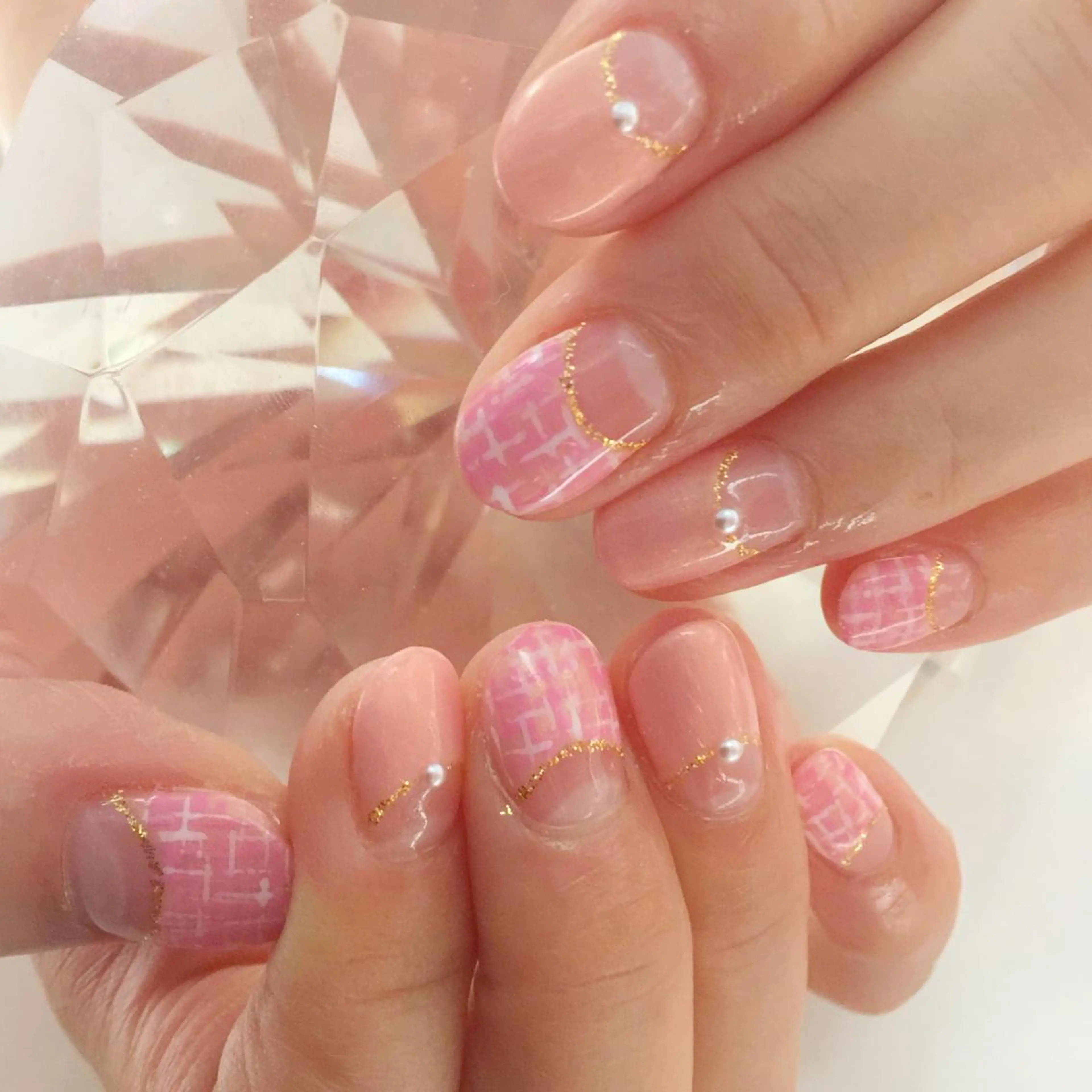 ネイル ピンク ピンクベージュ ツイードネイル YUN 💅のネイルデザイン
