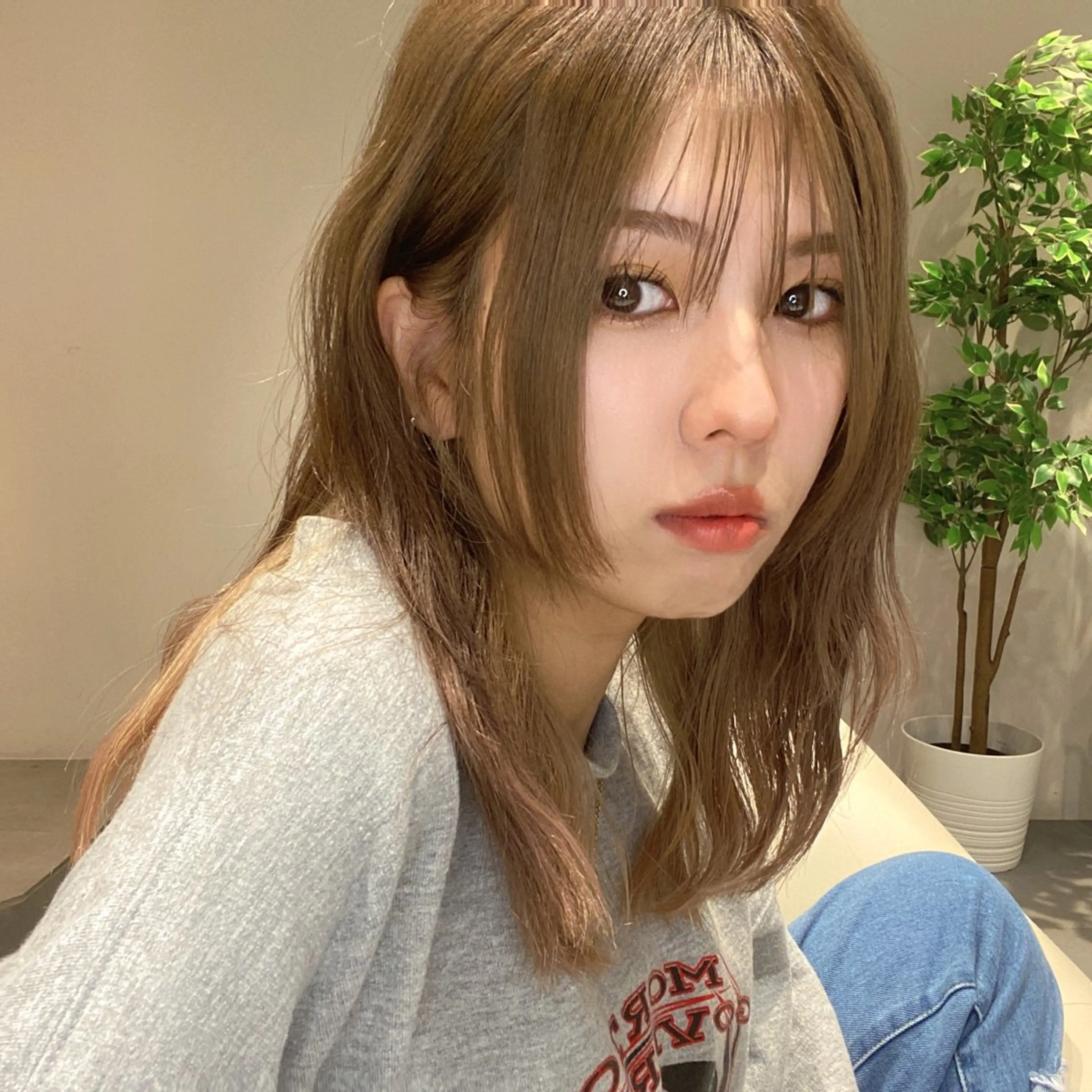 ミディアム カラー パーマ ヘアアレンジ アッシュ ベージュカラー ブリーチ インナーカラー オリーブベージュ 小野寺瑞希 /最小顔カットのヘアスタイル