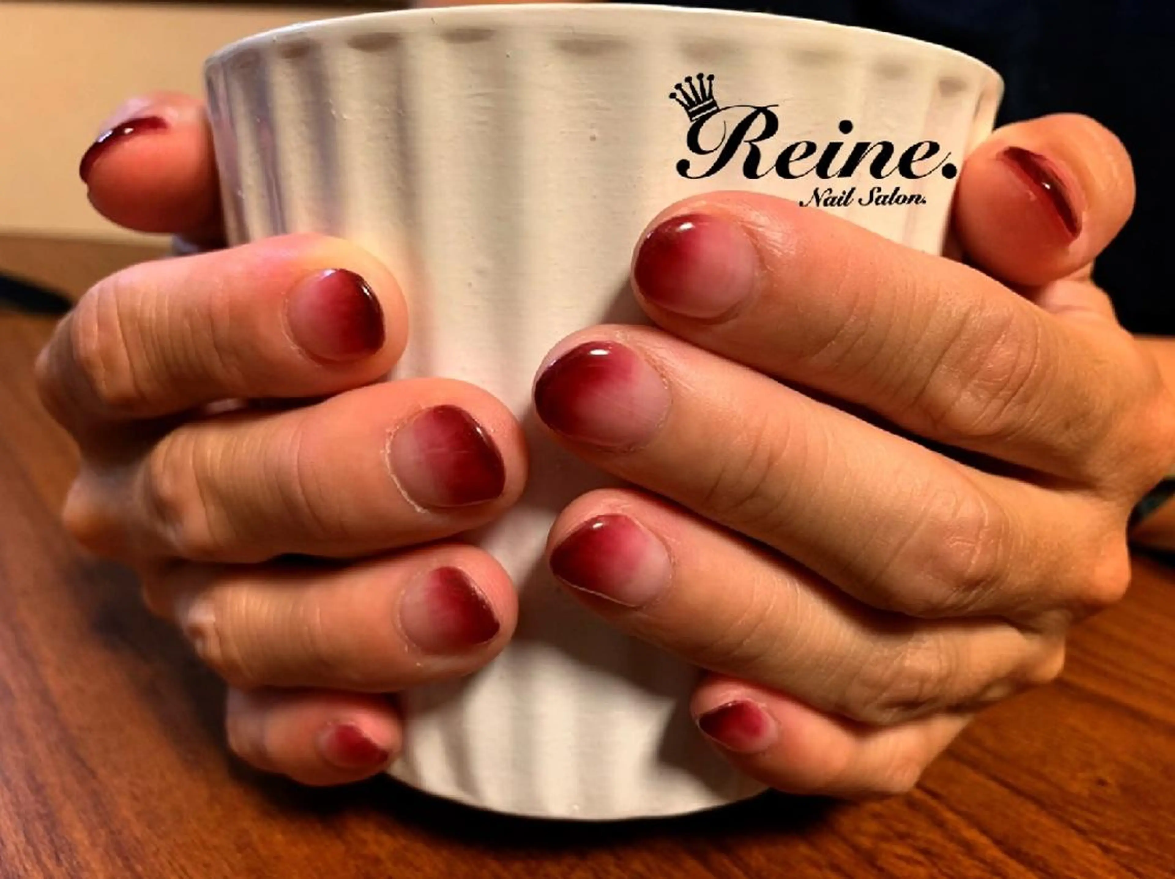 ネイル グラデーション ショートネイル Nailsalon Reine所属・玉栄 伶奈のネイルデザイン