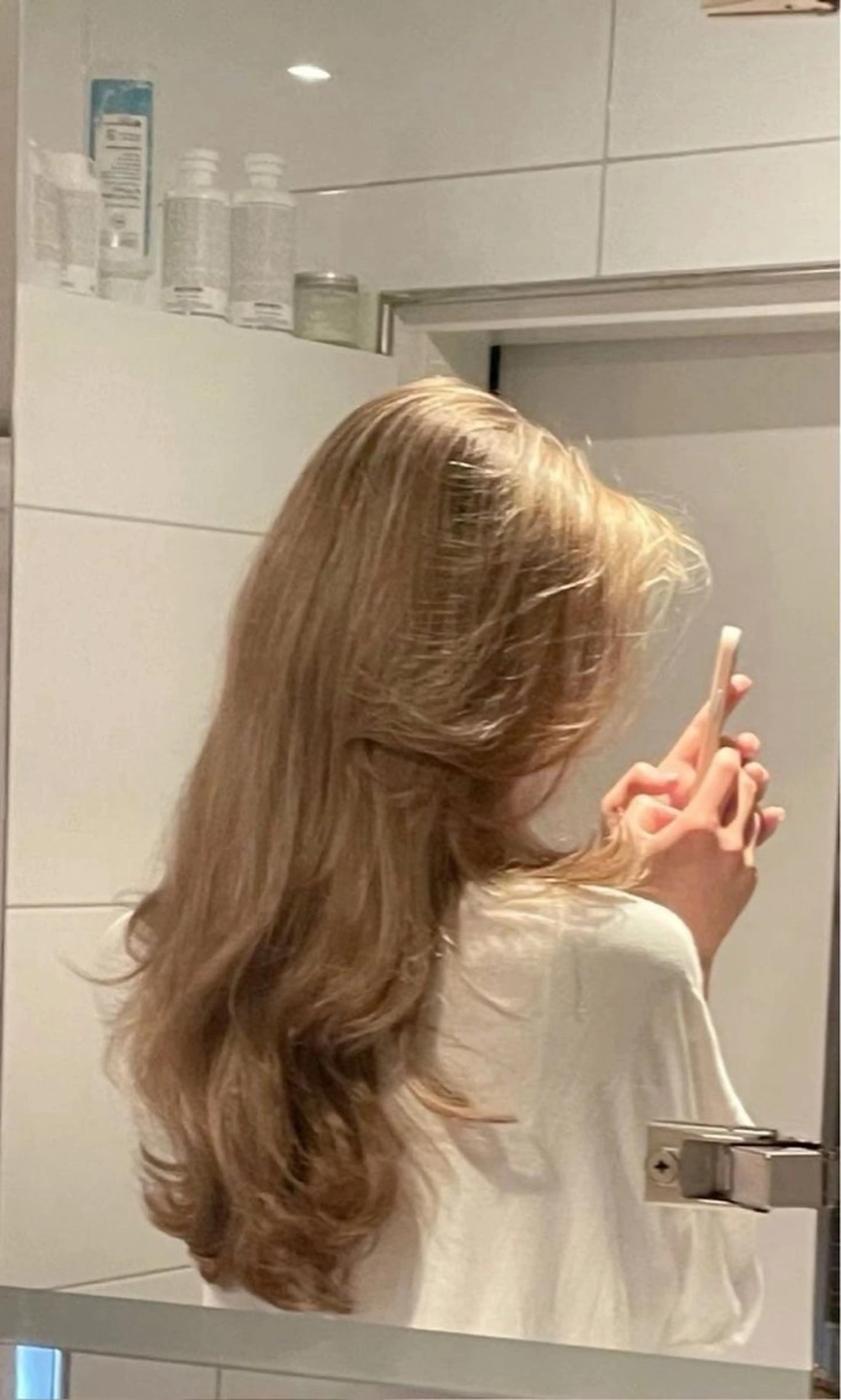 ロング カラー パーマ ヘアアレンジ ヘアカラー トリートメント ヘッドスパ ヘアセット 🤍レイヤーカット/ ベージュヘア🤍のヘアスタイル