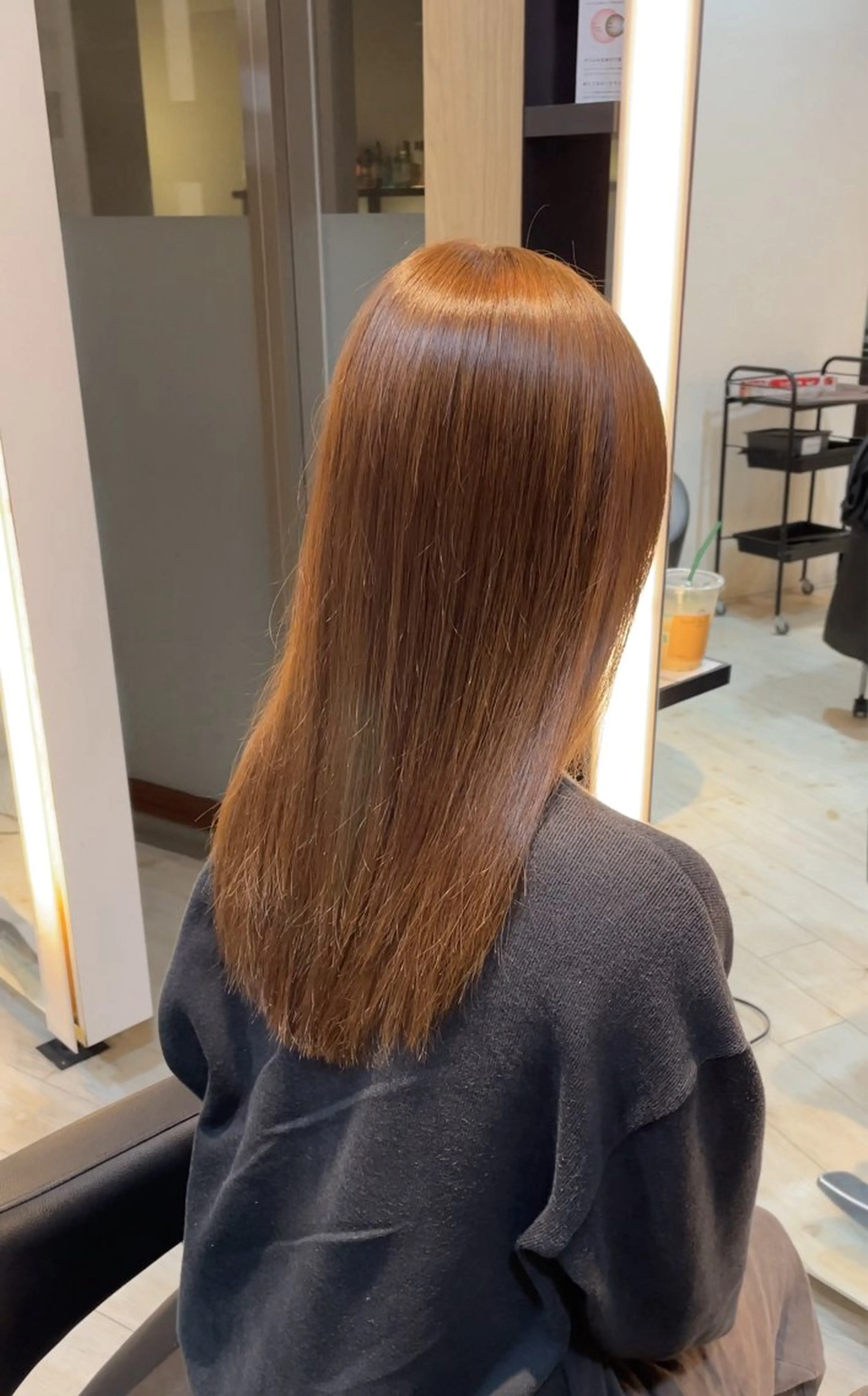 ロング カラー アッシュ ベージュカラー ブリーチ/髪質改善/ 透明感カラー/暖色のヘアスタイル