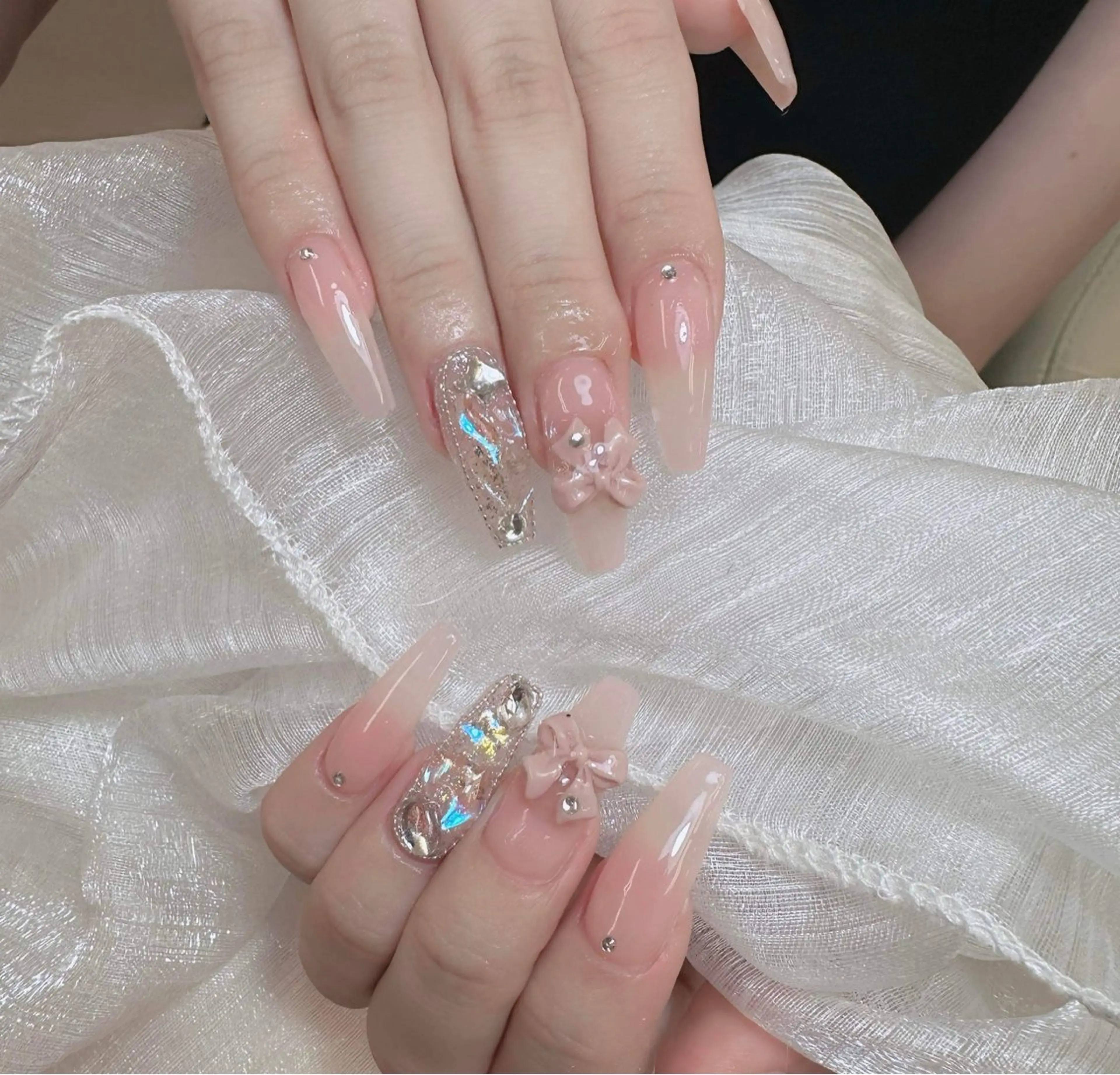 ネイル オーロラネイル クリアネイル フラッシュネイル ジェルネイル グラデーション ZUZU AMEE NAILのネイルデザイン