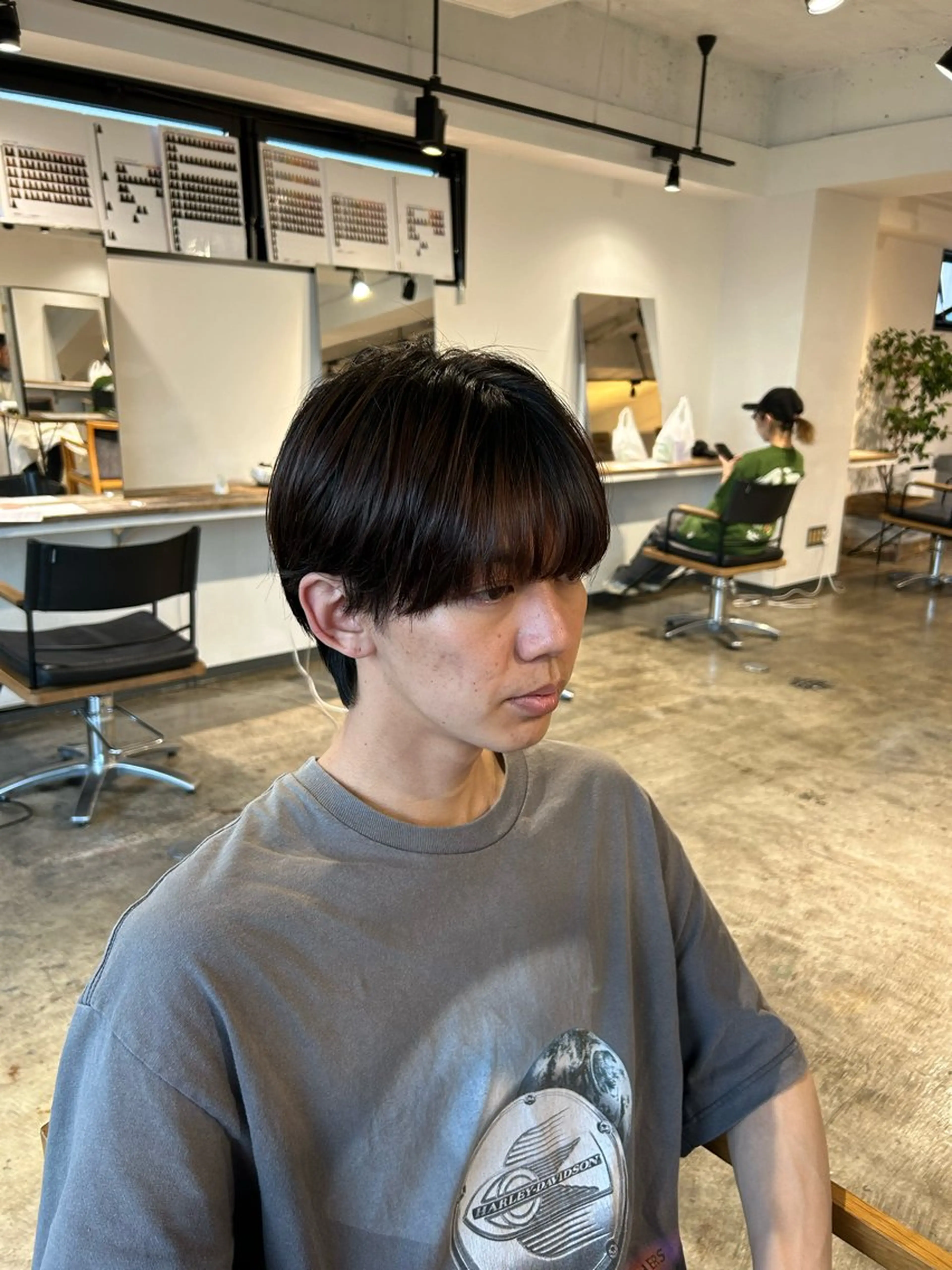 ショート パーマ メンズ センターパート ダウンパーマ カルマパーマ メンズ韓国風 マッシュ カット パーマ トリートメント フェザーパーマ癖毛 曲がる縮毛矯正森岡のヘアスタイル