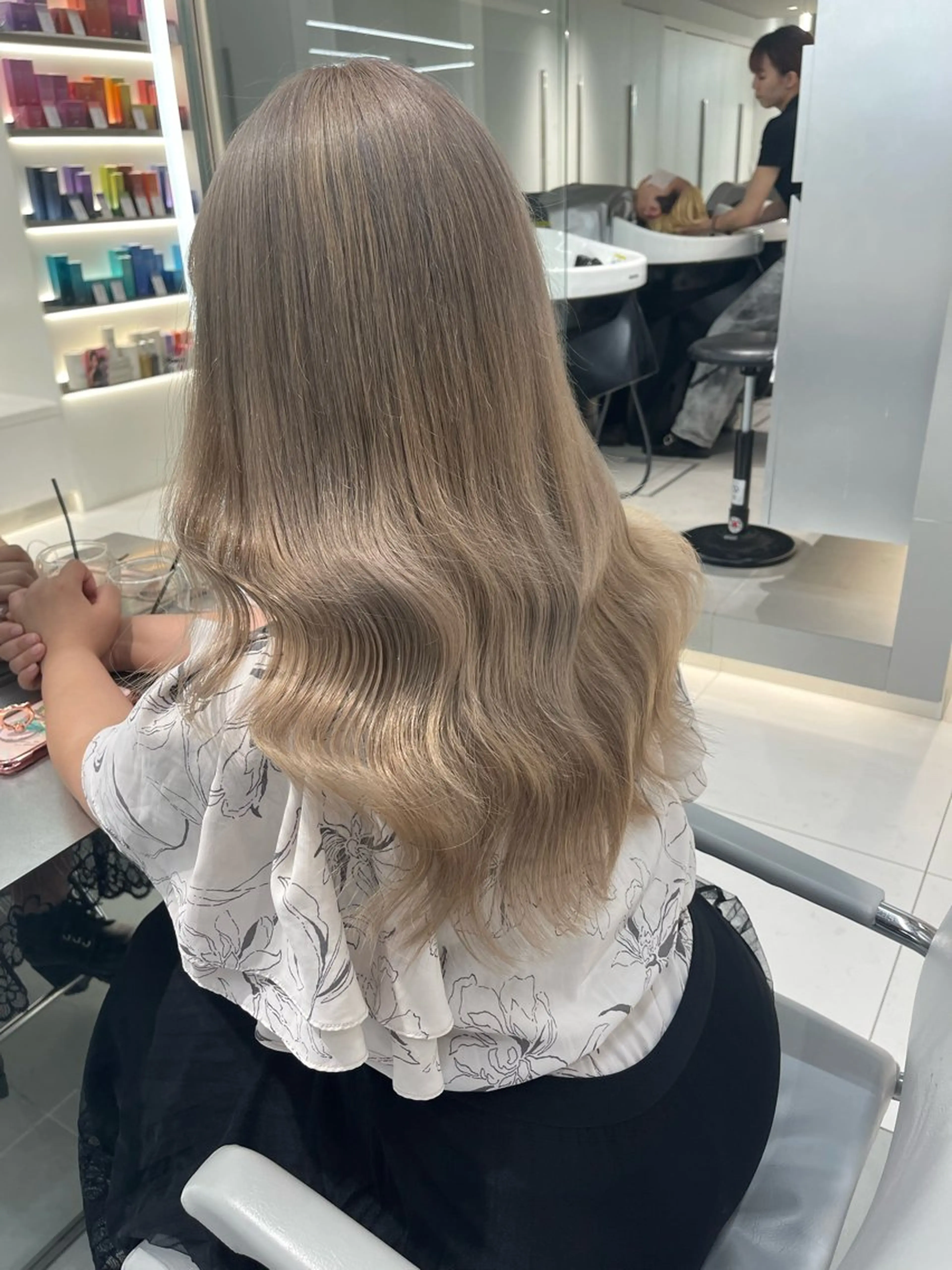 ロング カラー ベージュカラー ダブルカラー 透明感カラーが 得意です！NAOKIのヘアスタイル