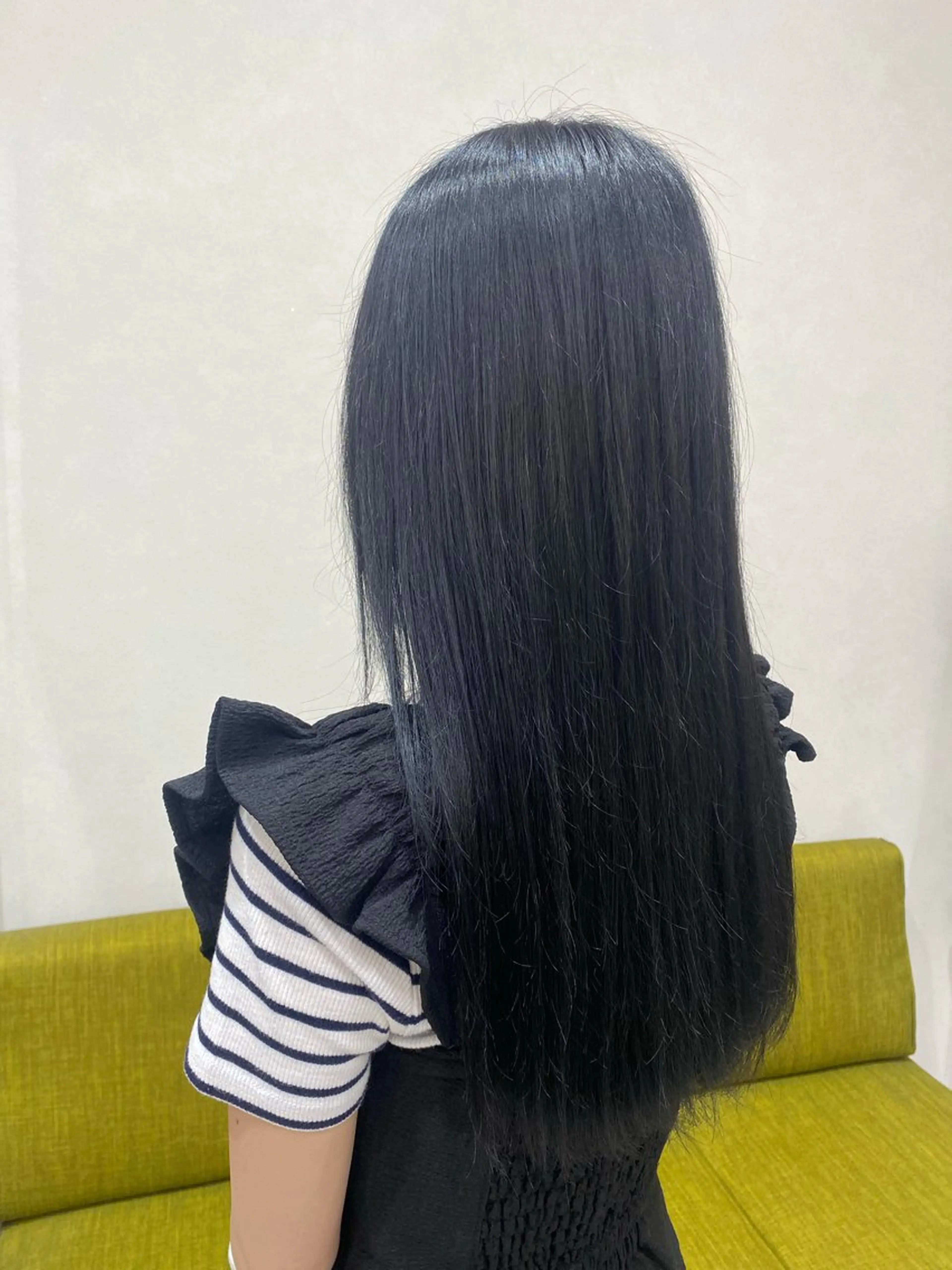 カラー 萩原 彩音のヘアスタイル