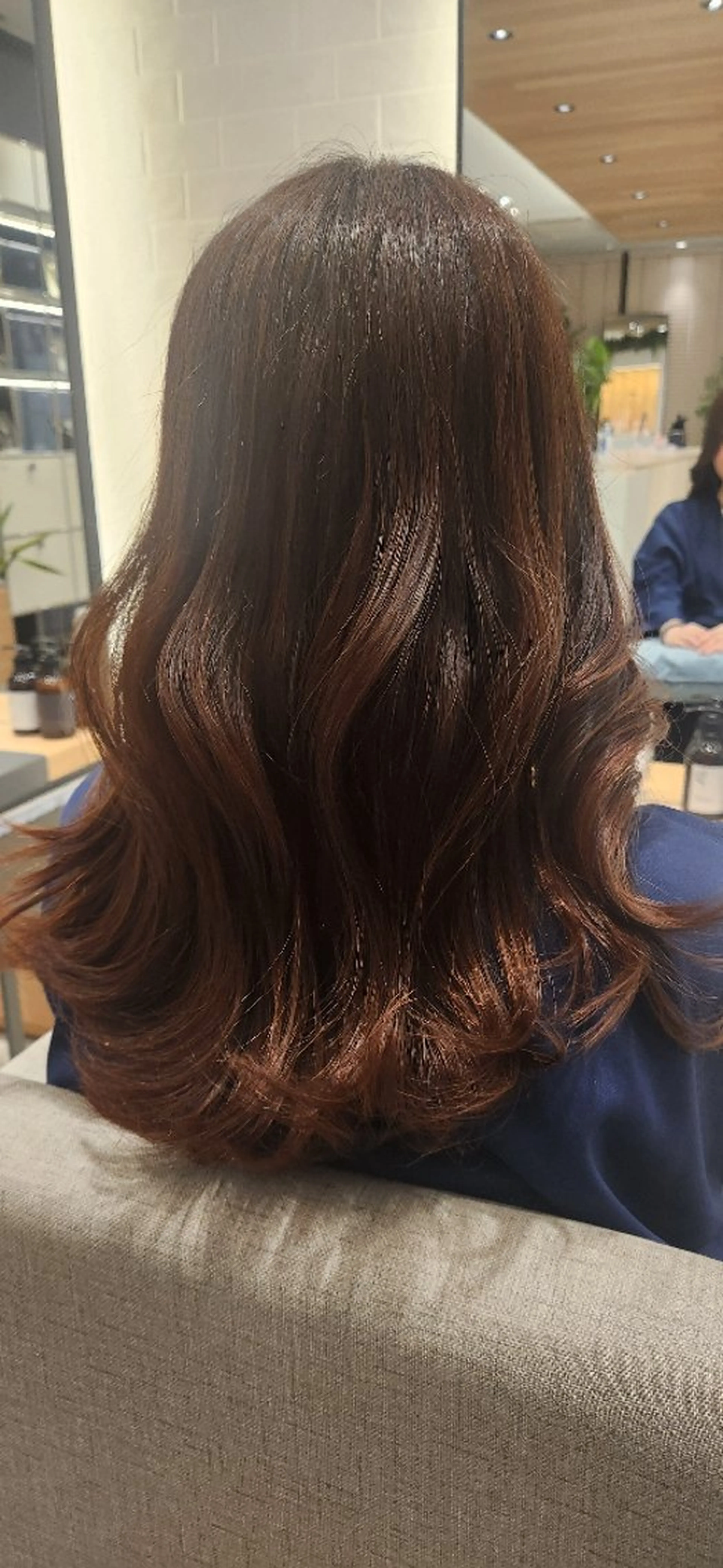 セミロング ヘアカラー ステアケース所属・小副川 Maayaのヘアスタイル