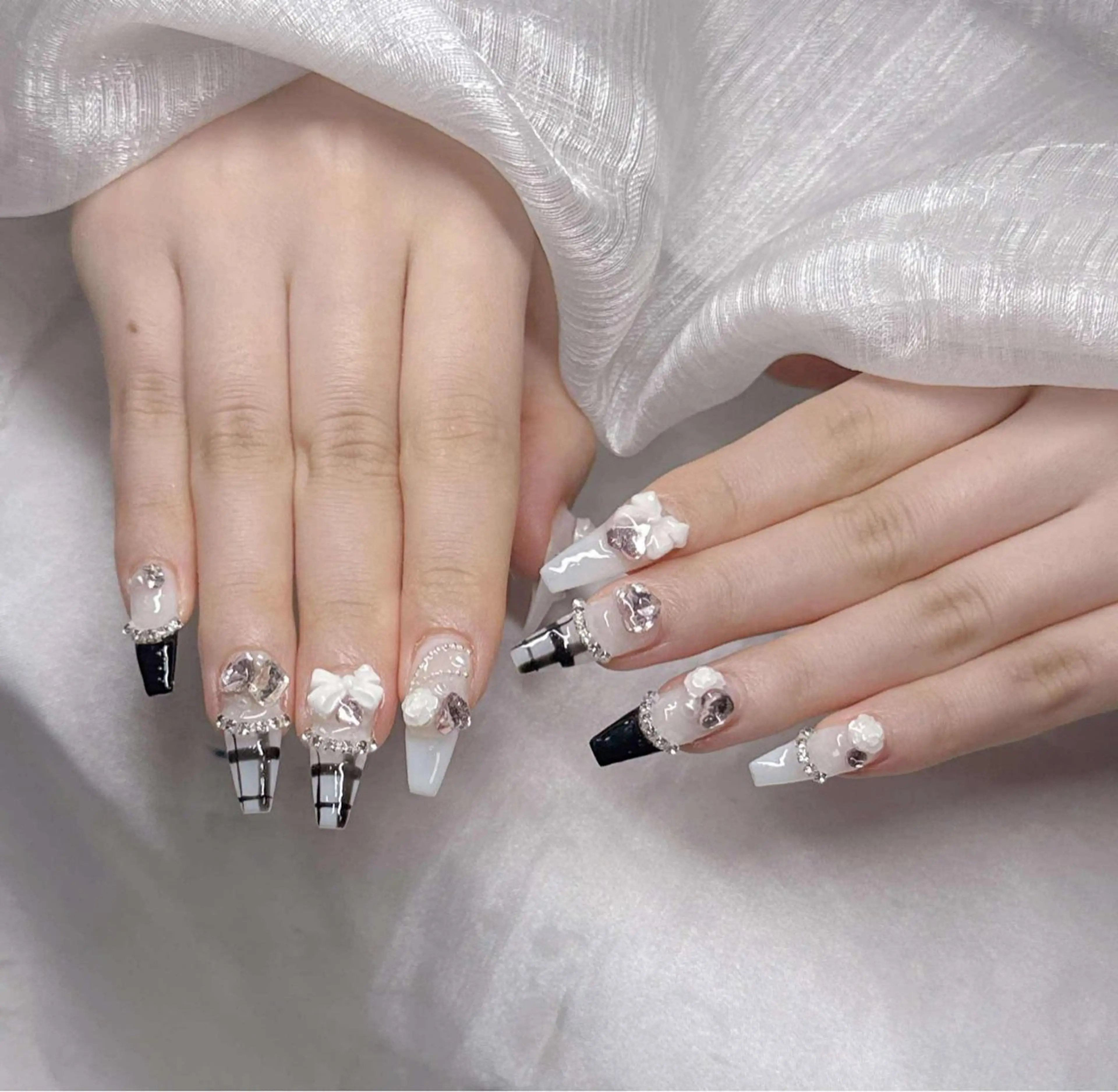 ネイル ハンドネイル Lee Nailsのネイルデザイン