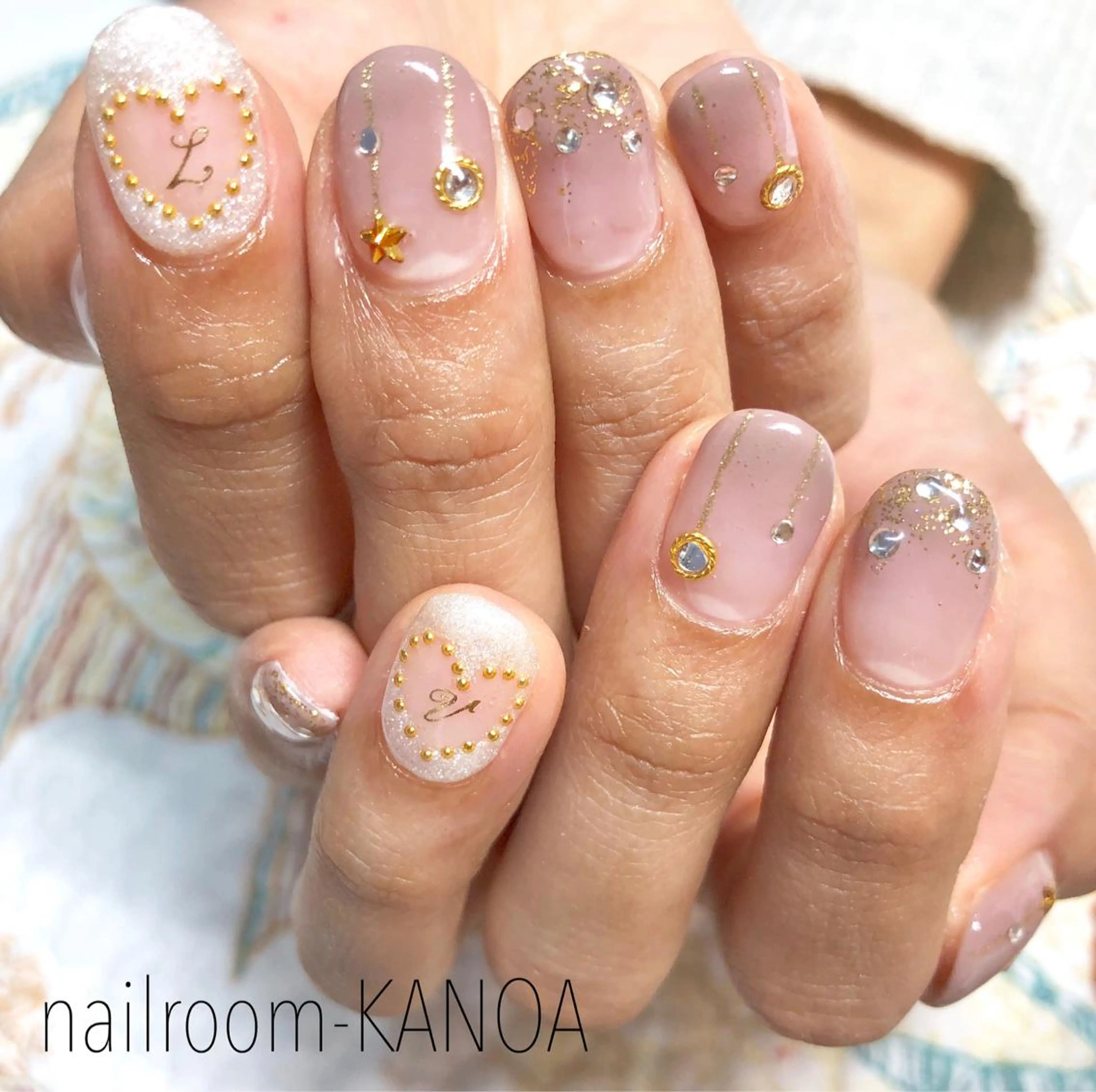 ショート ネイル クリスマス オフィスネイル シンプルネイル 冬ネイル クリスマス nailroom- KANOAのネイルデザイン