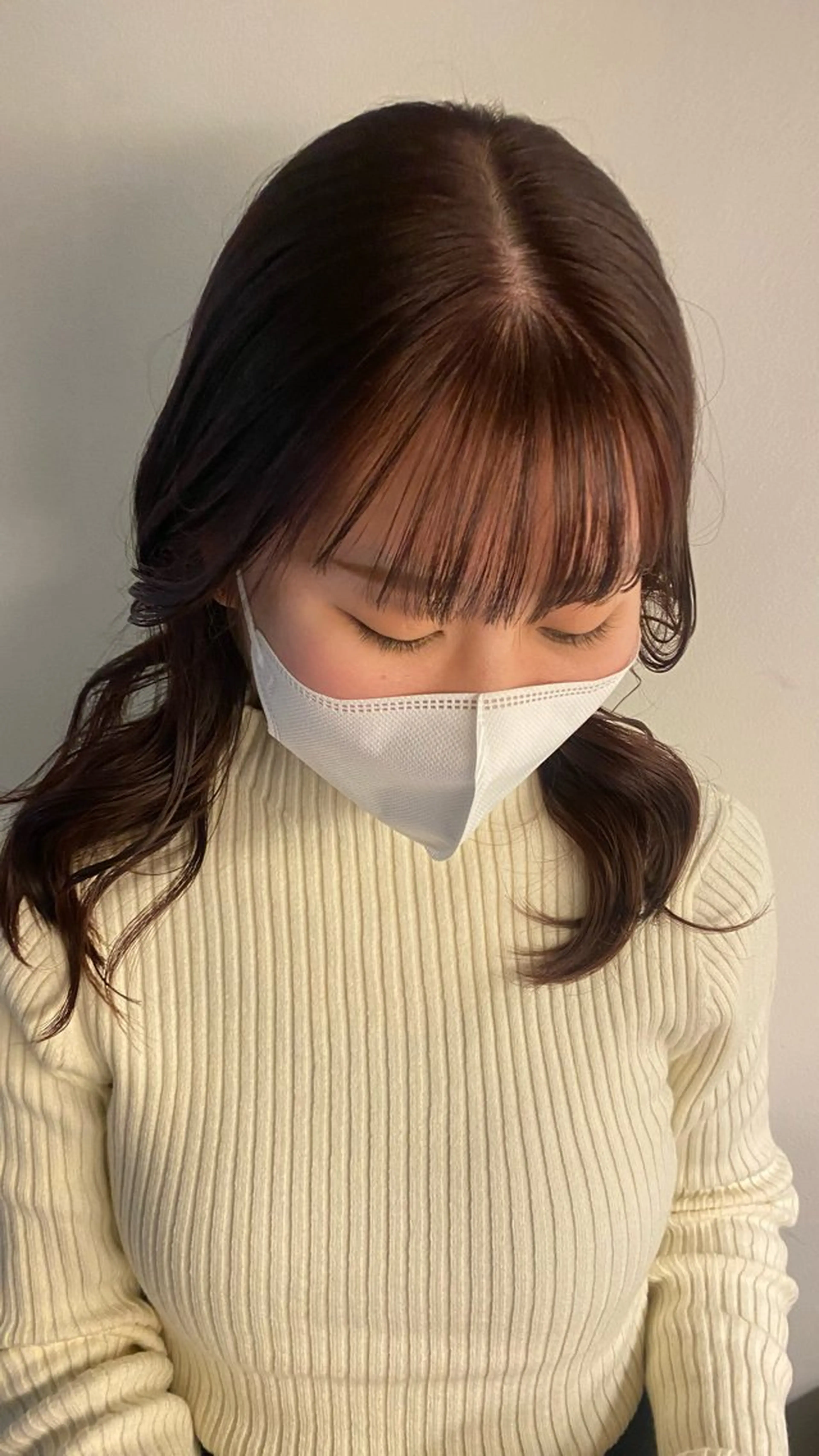 セミロング カラー 磯谷 朋のヘアスタイル