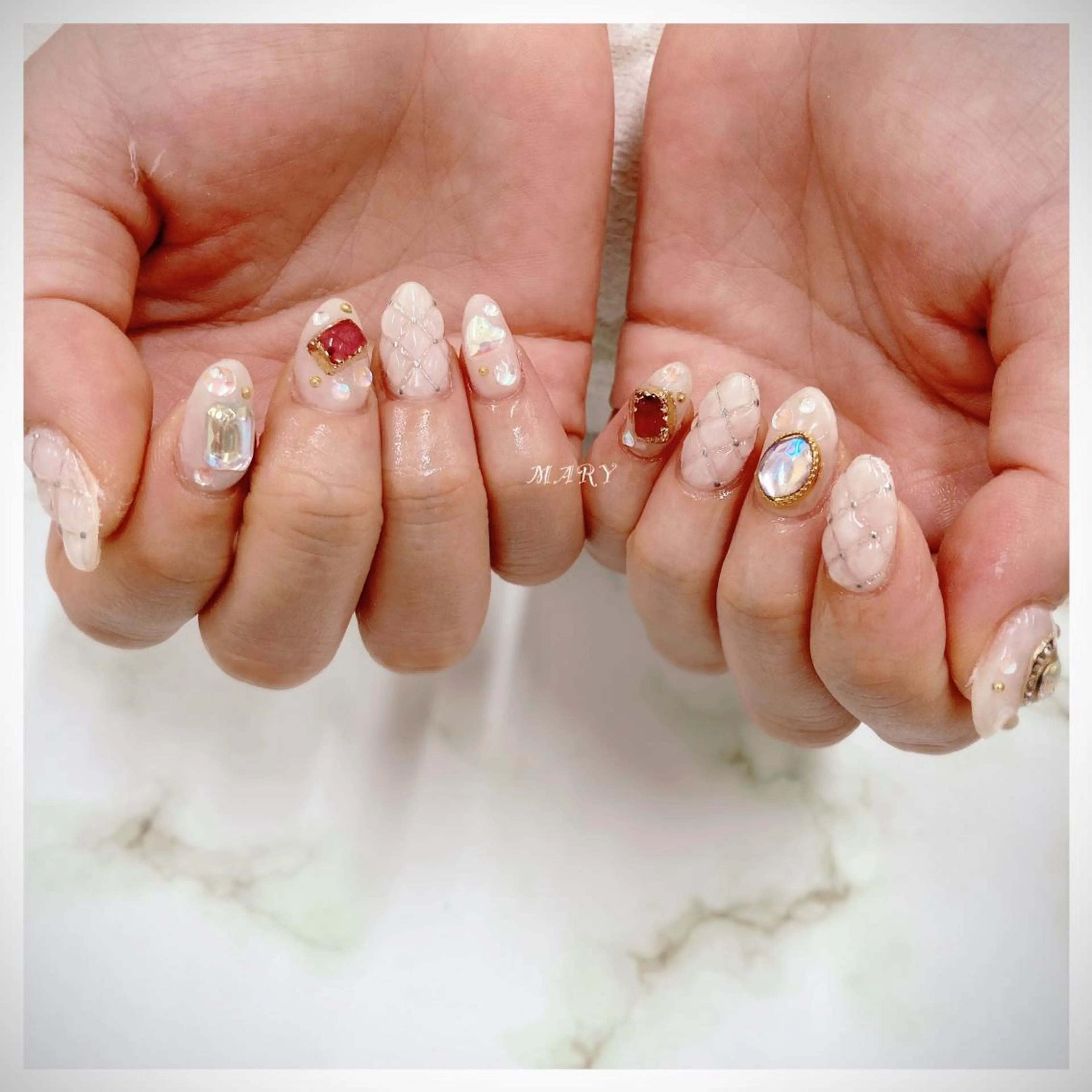 ネイル ニュアンスネイル ワンカラーネイル ホワイト ハンドネイル Mary nail所属・Mary nail .narumiのネイルデザイン