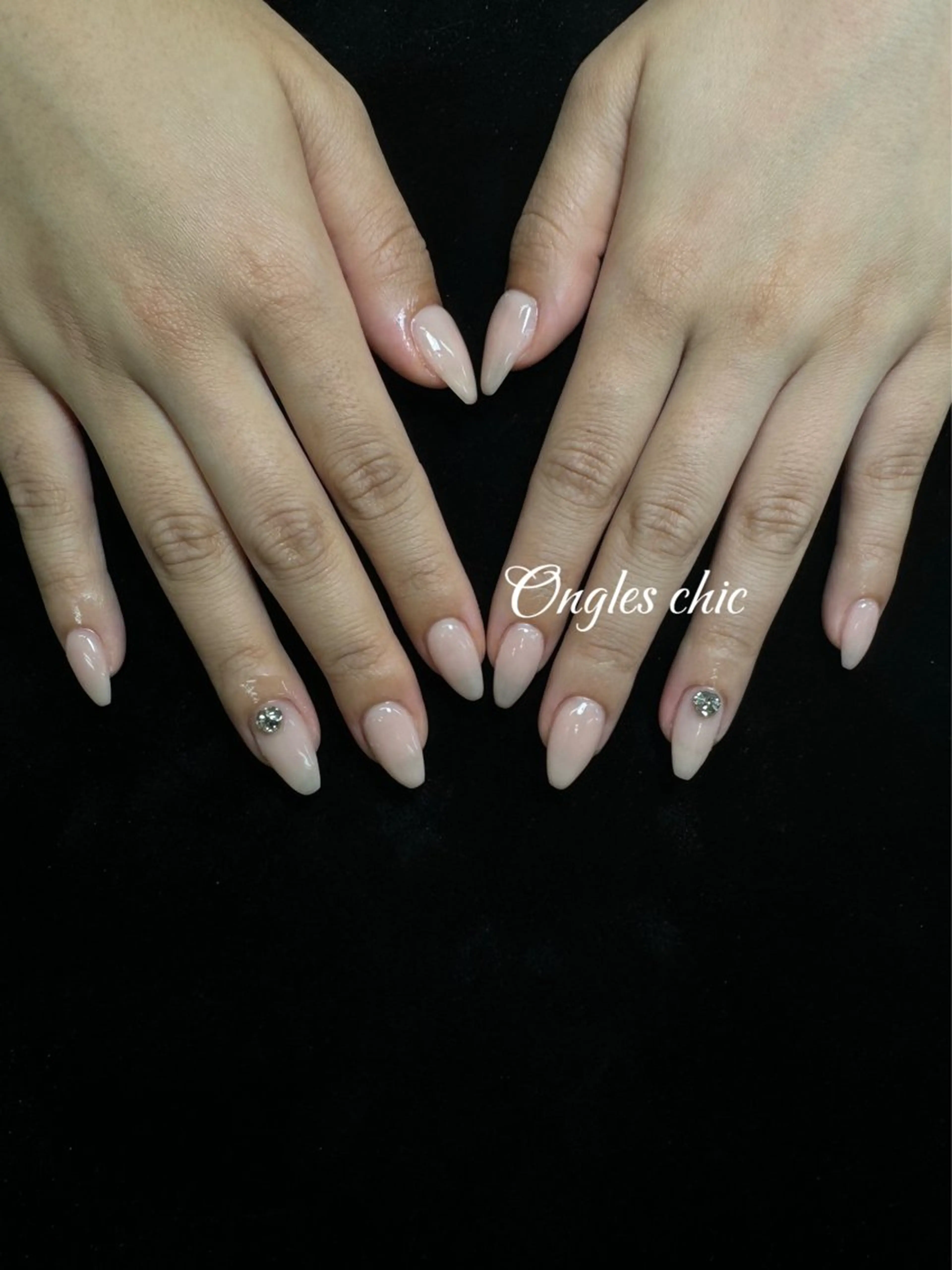 ネイル ハンドネイル ハンドケア ongles chicのネイルデザイン