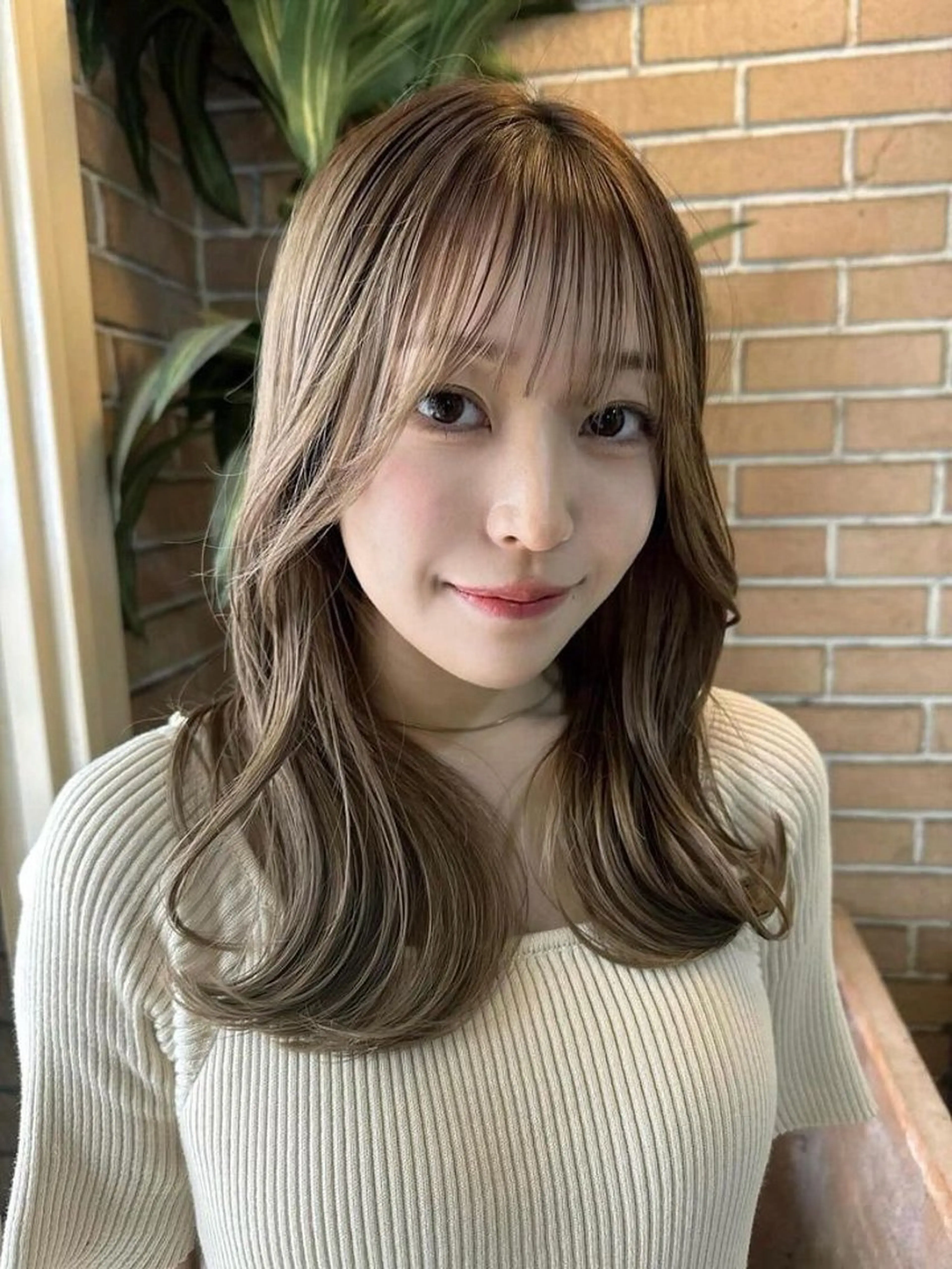 ミディアム yelm所属・🫒オリーブカラー ミディアムレイヤー✨のヘアスタイル