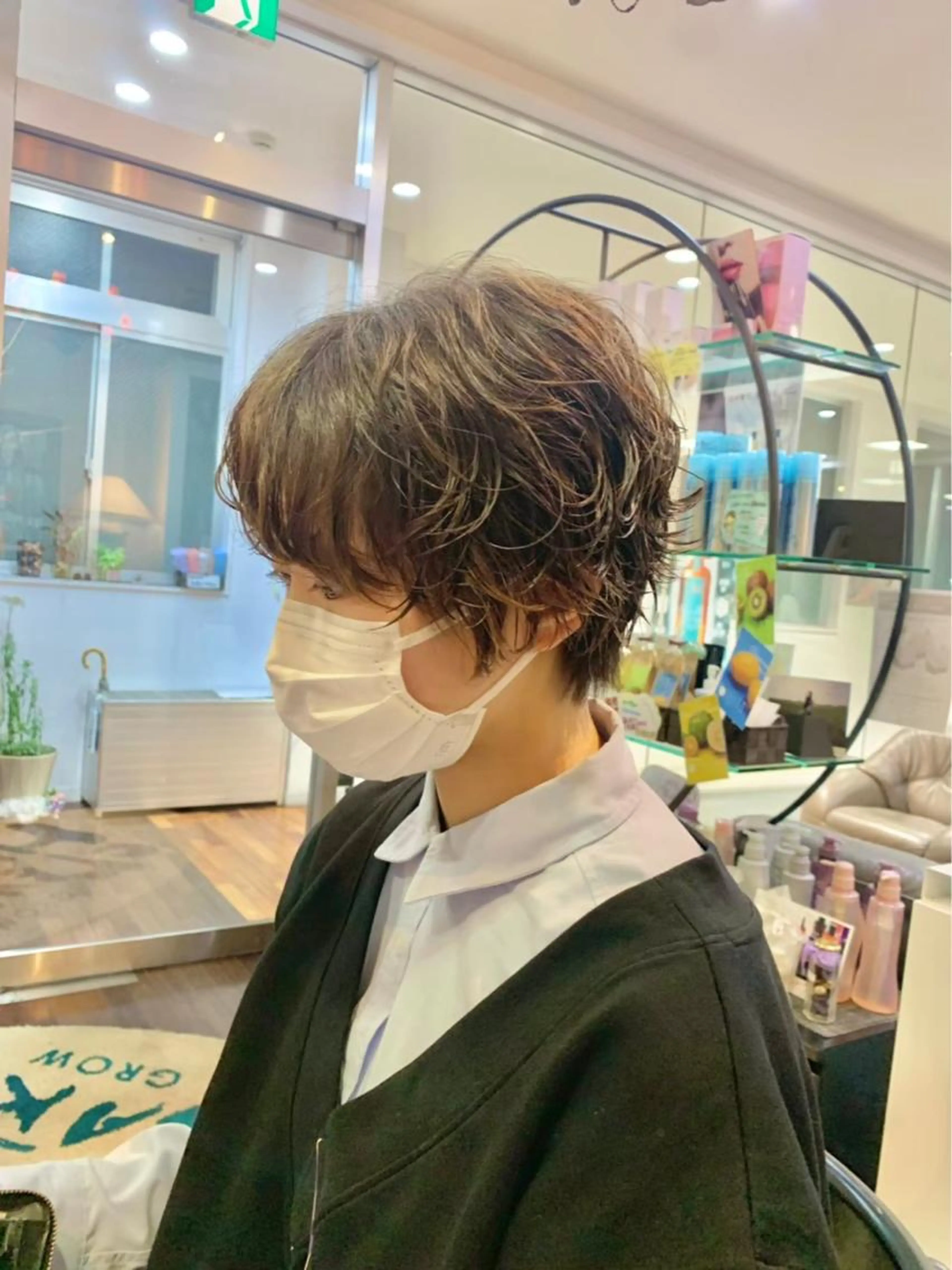レディースカット+デザインパーマ+保湿トリートメントの写真